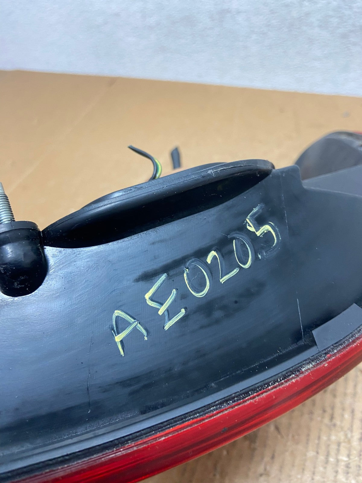 2002 2003 2004 Infiniti I35 Left Driver LH Side Tail Light AE0205 LK5