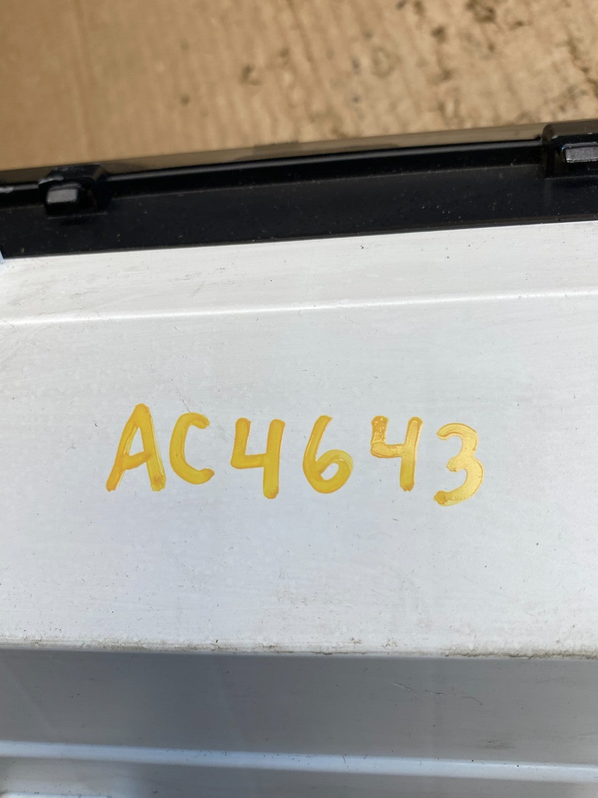 2005 to 2007 Toyota Avalon Information Display Screen AC4643 DG6