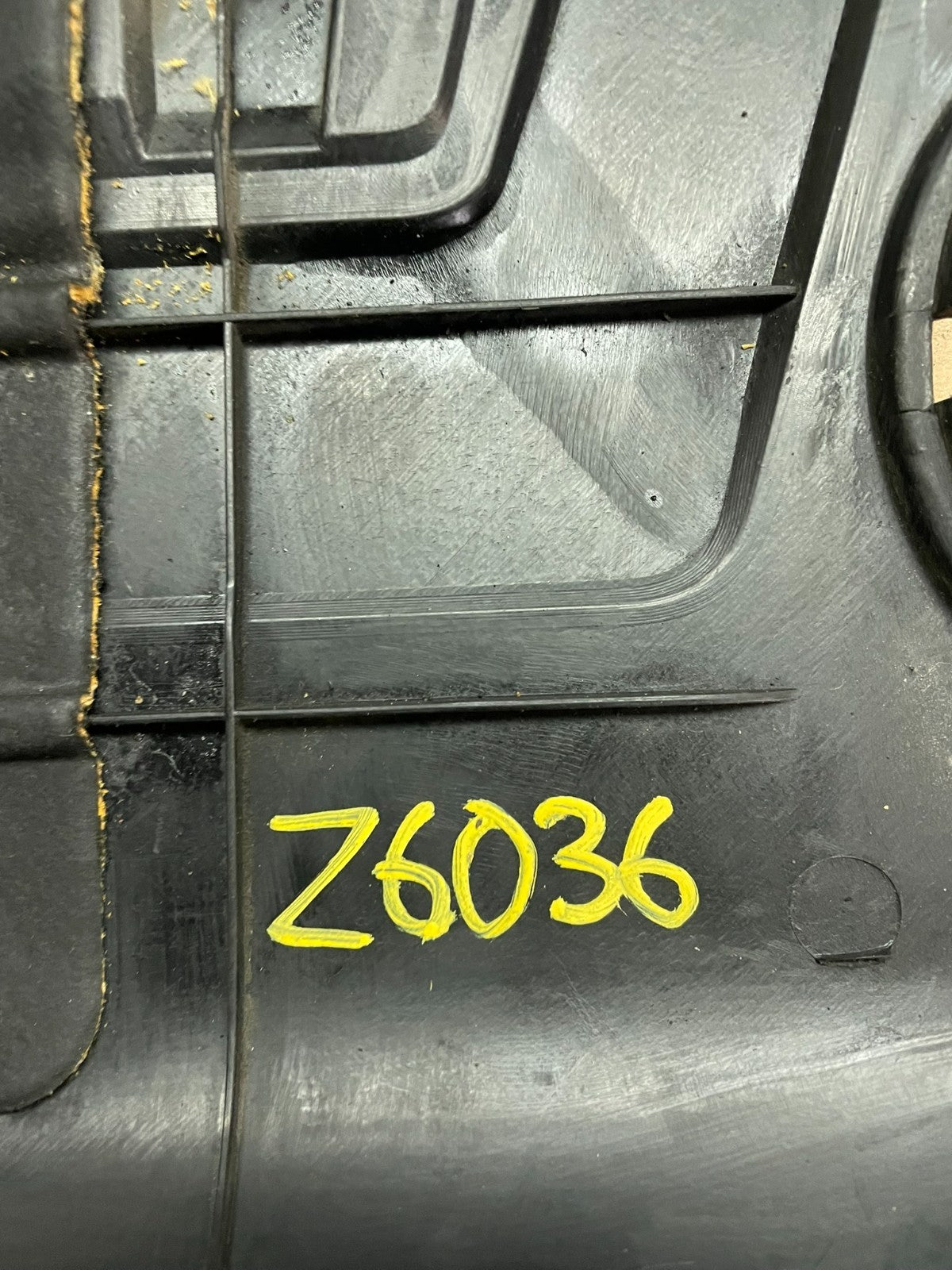 2003 to 2006 Kia Sorento 3.5L V6 Engine Motor Top Lid Cap Cover OEM z6036 DG7