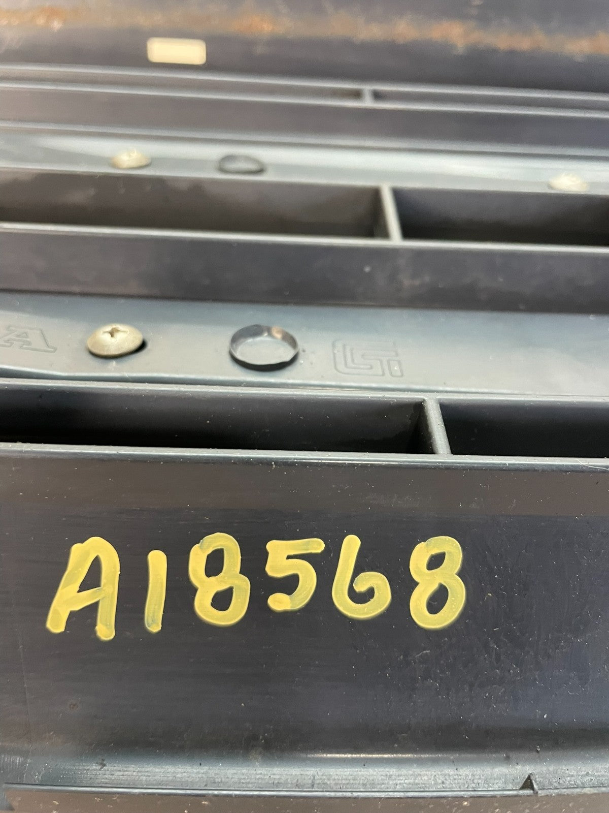 2007 2008 Honda Element Front Upper Grill Grille AI8568 DG5