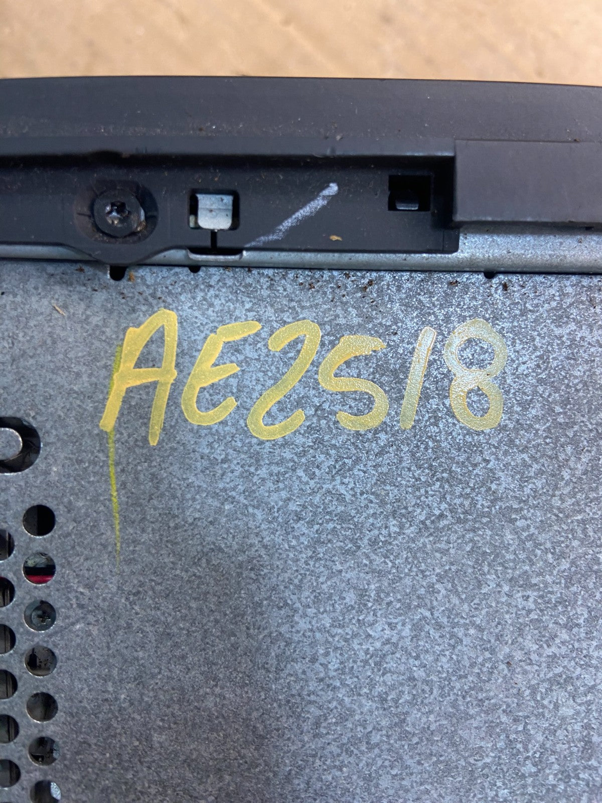 2004 to 2008 Ford F150 Mustang Radio Stereo Audio AM/FM ae2518 DG7