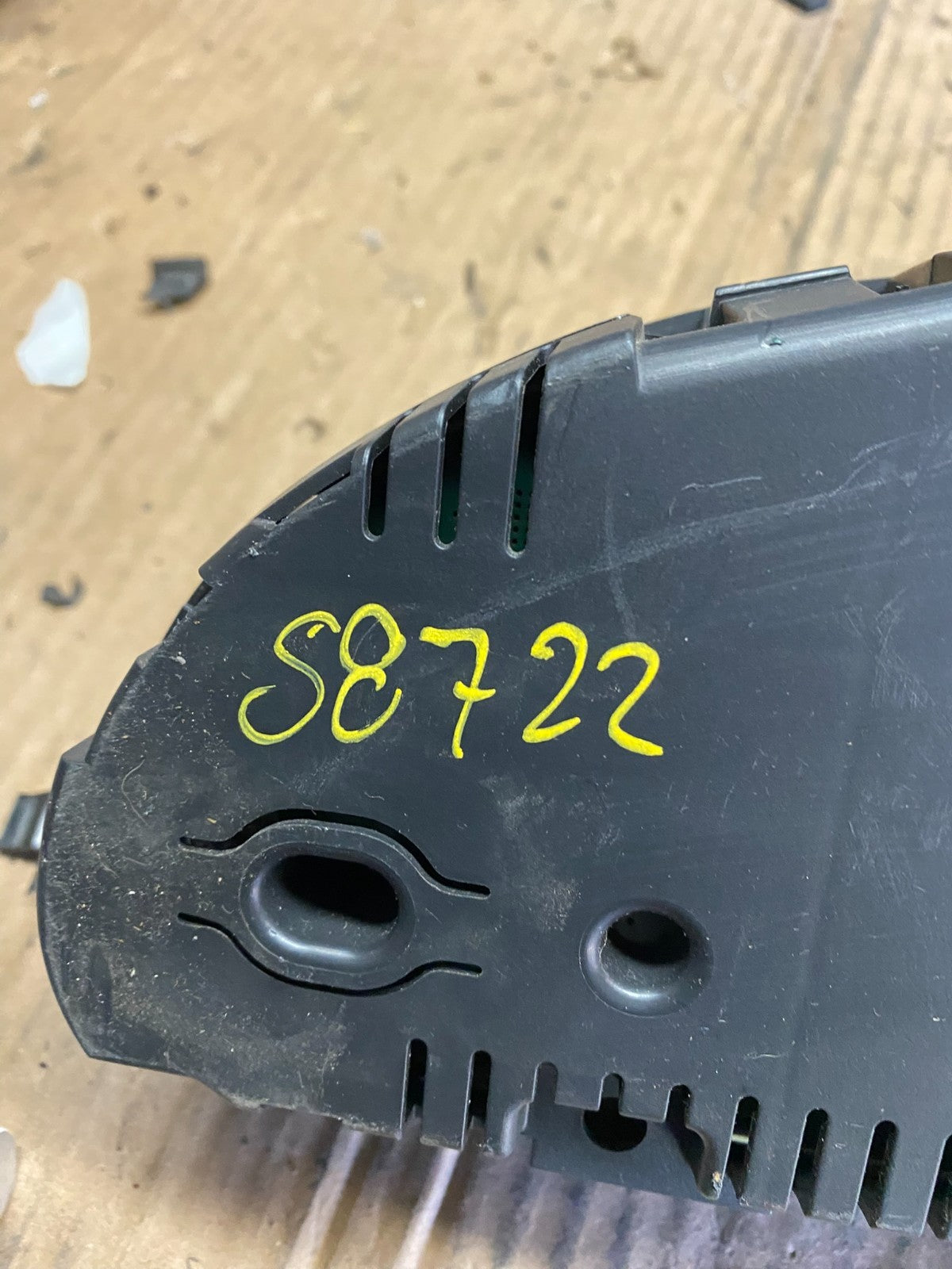 2003 to 2006 Sprinter 2500 3500 Instrument Speedometer Gauge Cluster S8722 DG9