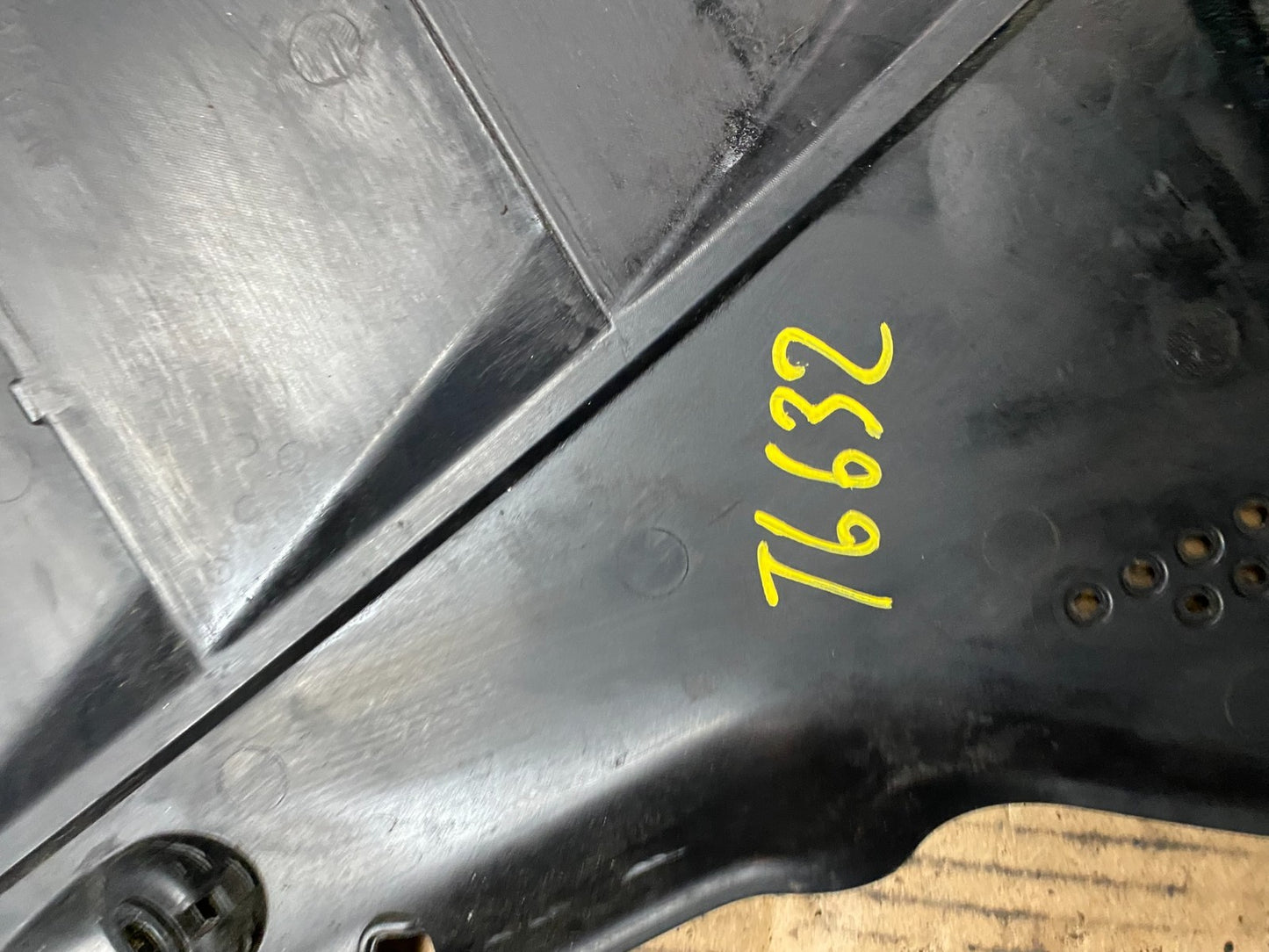 2007 to 2010 Hyundai Azera V6 Engine Motor Shield Cover OEM T6632 DG9