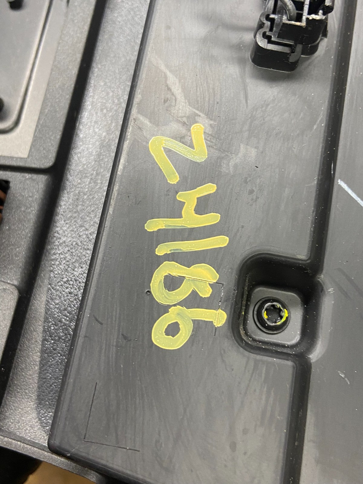 2013 to 2019 Lincoln MKT Radio Dual Climate Control Shifter Panel Z4186 DG7