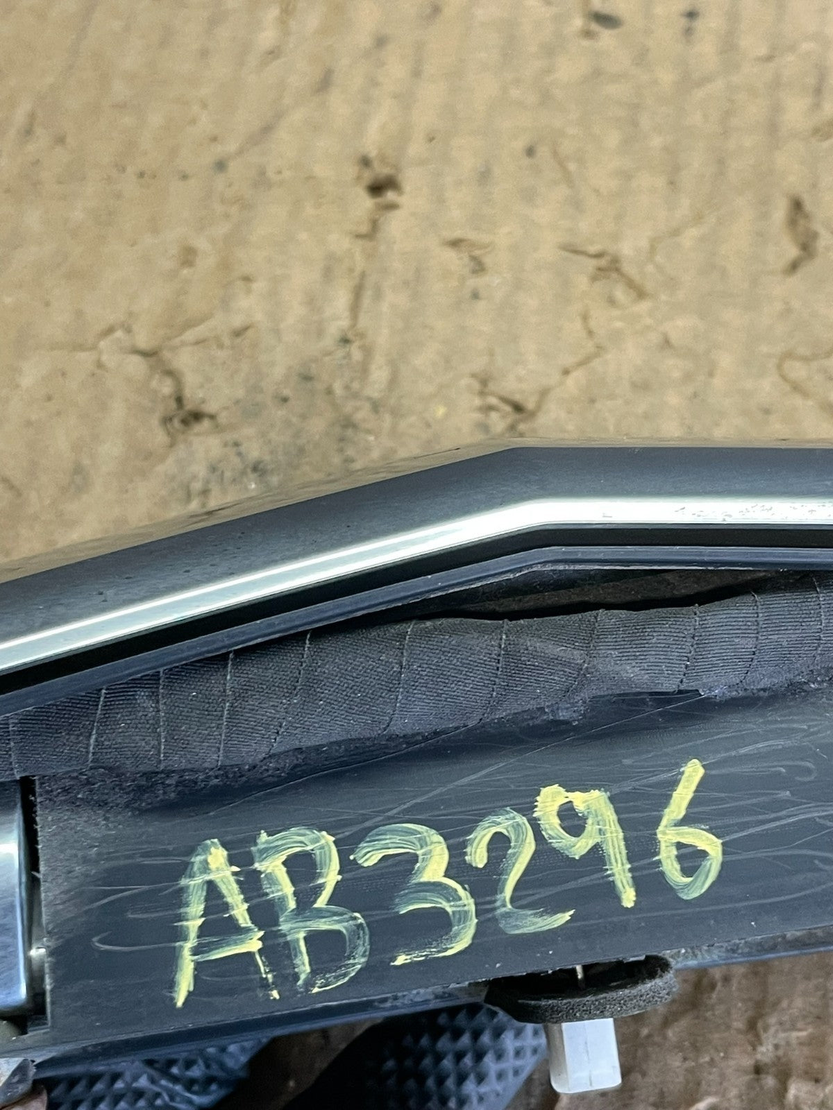 2013 to 2017 Cadillac XTS Trunk Finish Garnish Panel Molding With Camera AB329610