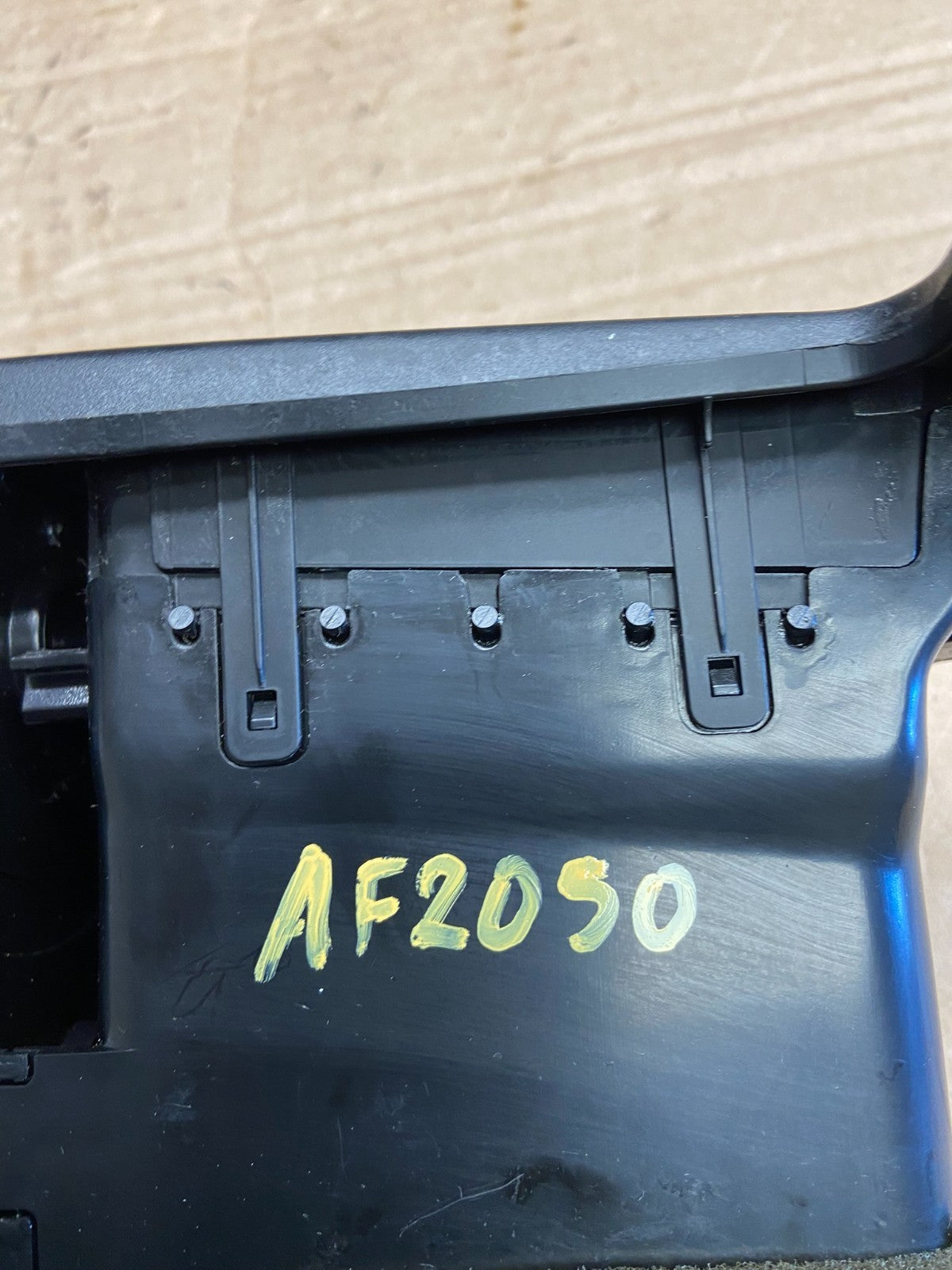 2004 to 2005 Toyota Rav4 Center Console Dash Radio Bezel Air Vent Trim af2050 DG6