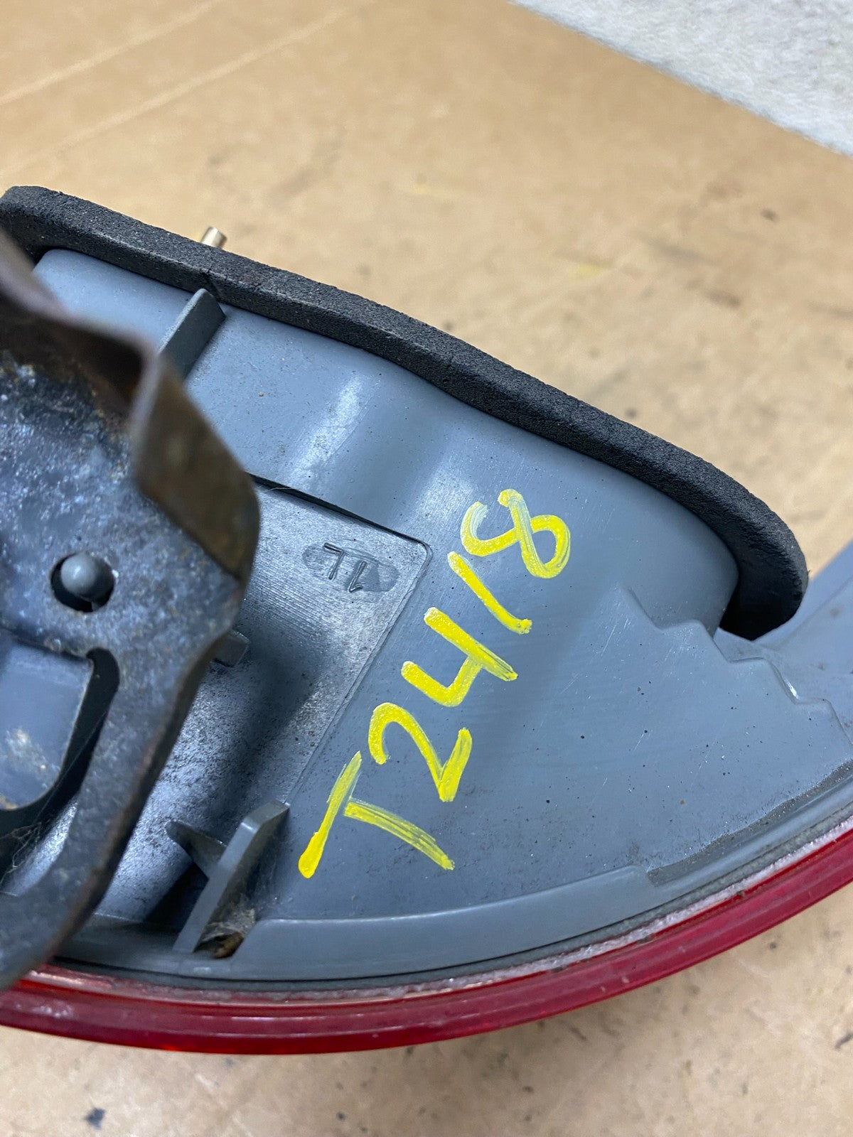 2003 to 2004 Honda Accord Sedan Left Driver Lh Side Tail light T2418 DW8