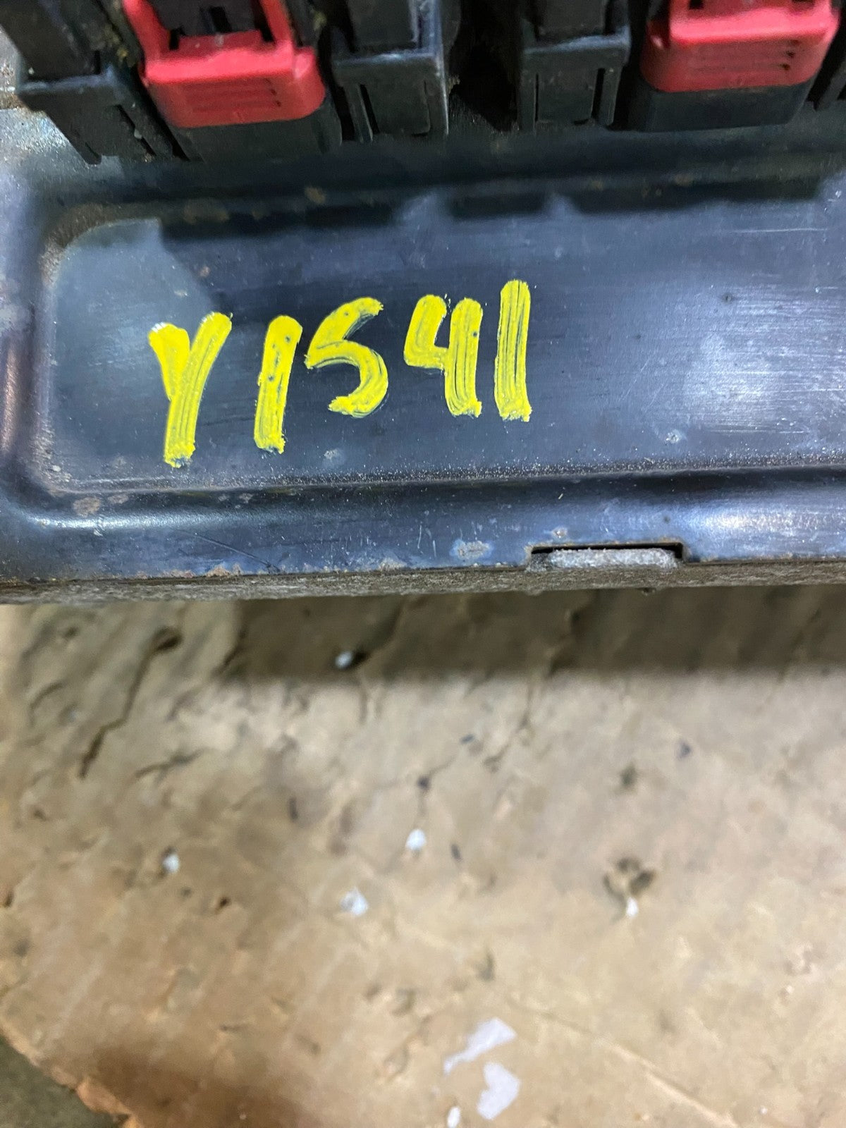 2005 Chrysler Caravan 3.3L Engine Control Unit ECU P05187657AC y1541 DG4