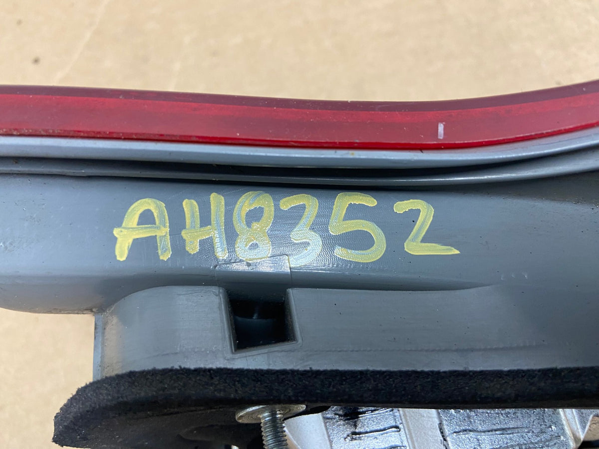 2007 2008 2009 Acura Mdx Right Passenger Rh Side Inner Tail Light AH8352 LK7