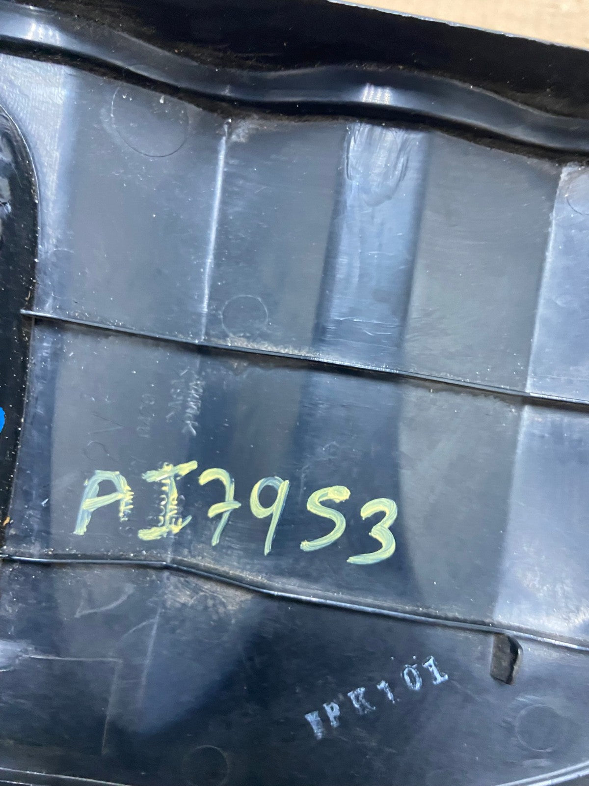 2001- 2004 Toyota Sequoia Driver Left Side Tail light Inner AI7953 LK5