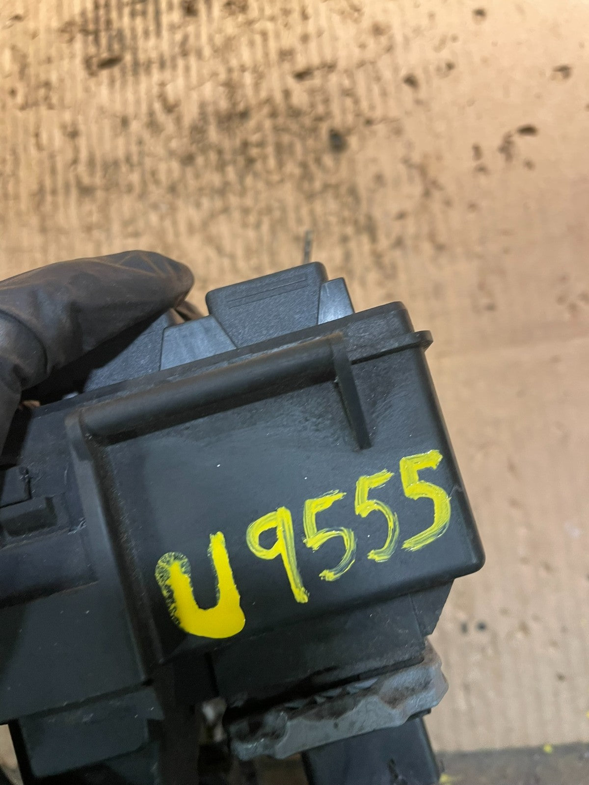 2005 Jeep Grand Cherokee Fuse Box BCM Body Control Module U9555 DG8