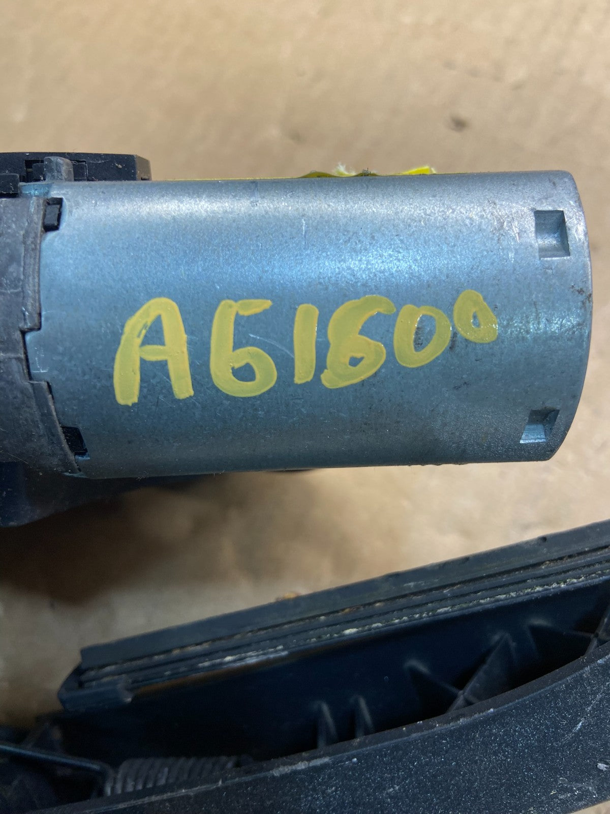 2013 to 2019 Ford Escape Rear Windshield Wiper Motor AG1600 DW7