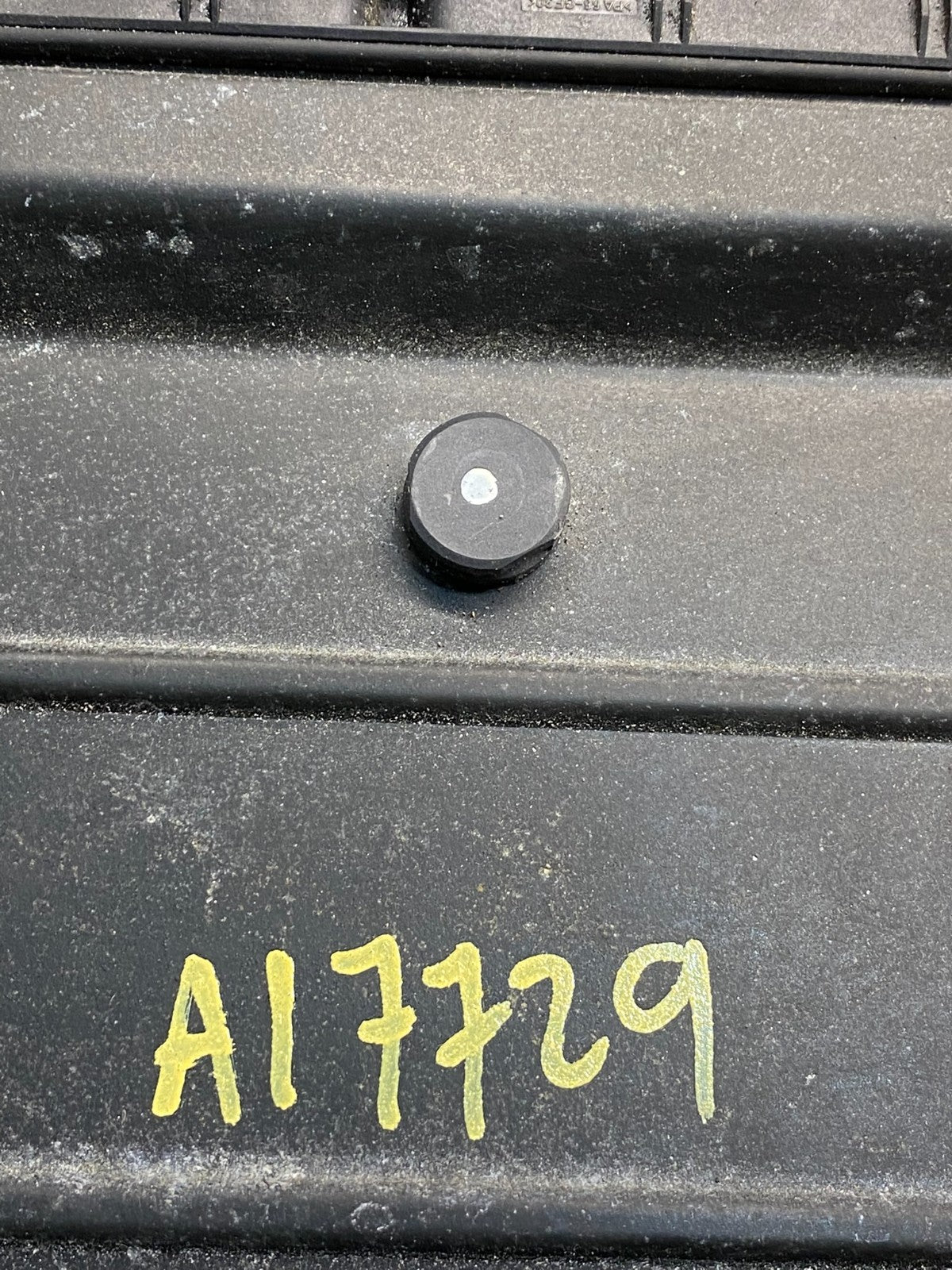 2004 Nissan Titan Ecm Ecu Engine Control Computer MEC33-631 A1 AI7729 DG3