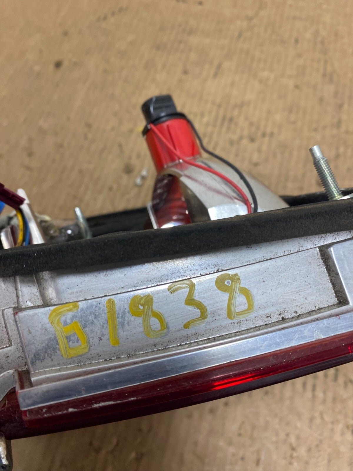2009 - 2012 Bmw 7-Series F01 F02 750i Left Driver LH Inner Tail Light G18387