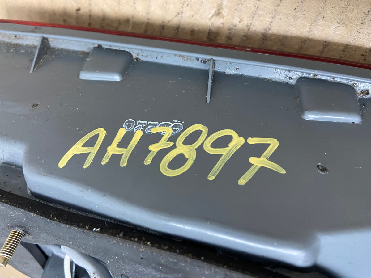 2006 2007 2008 2009 Hyundai Azera Right Passenger Inner Tail Light AH7897 LK6