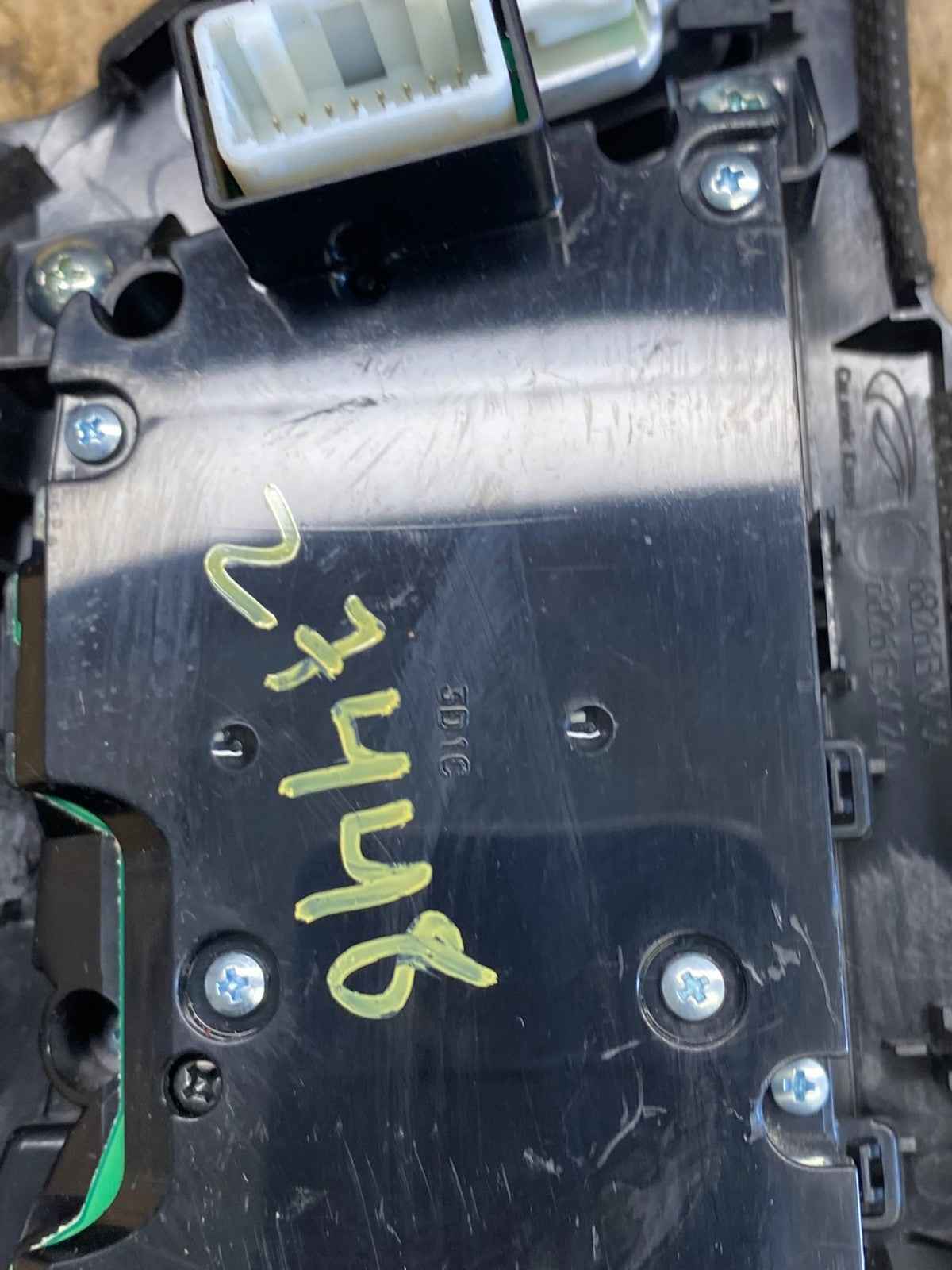 2013 to 2015 Nissan Pathfinder Information Display Control OEM Z7448 DG6
