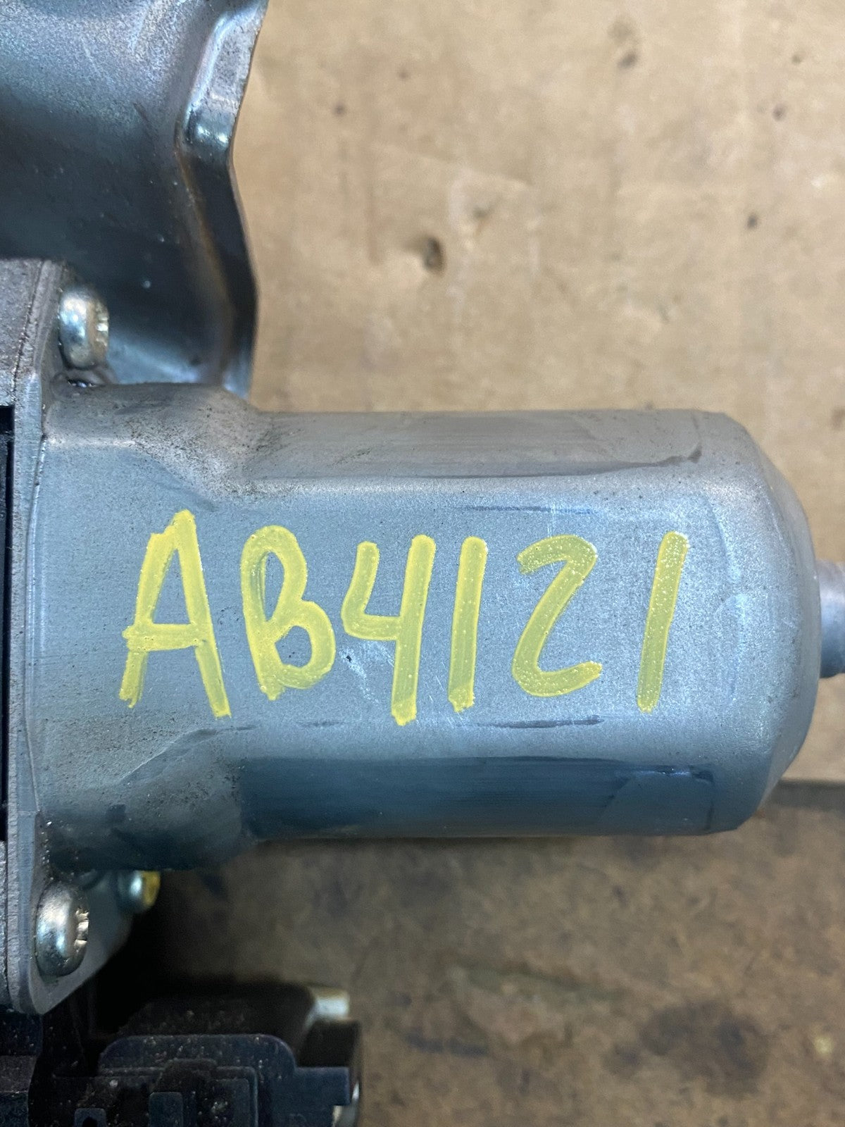 2014-2021 Dodge Durango Tailgate Back Door Rear Wiper Motor Wiper AB4121 DG7