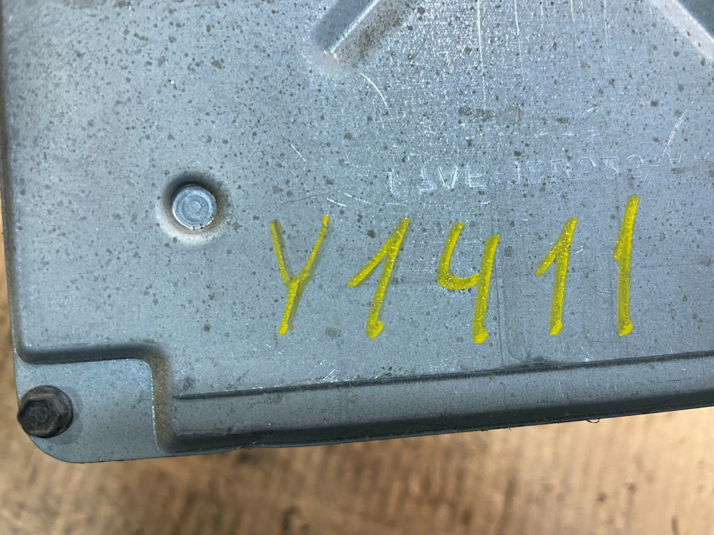 2002 Ford E-Series Van 4.2L Engine Control Module 3c2a-12a650-sb y1411 DG4