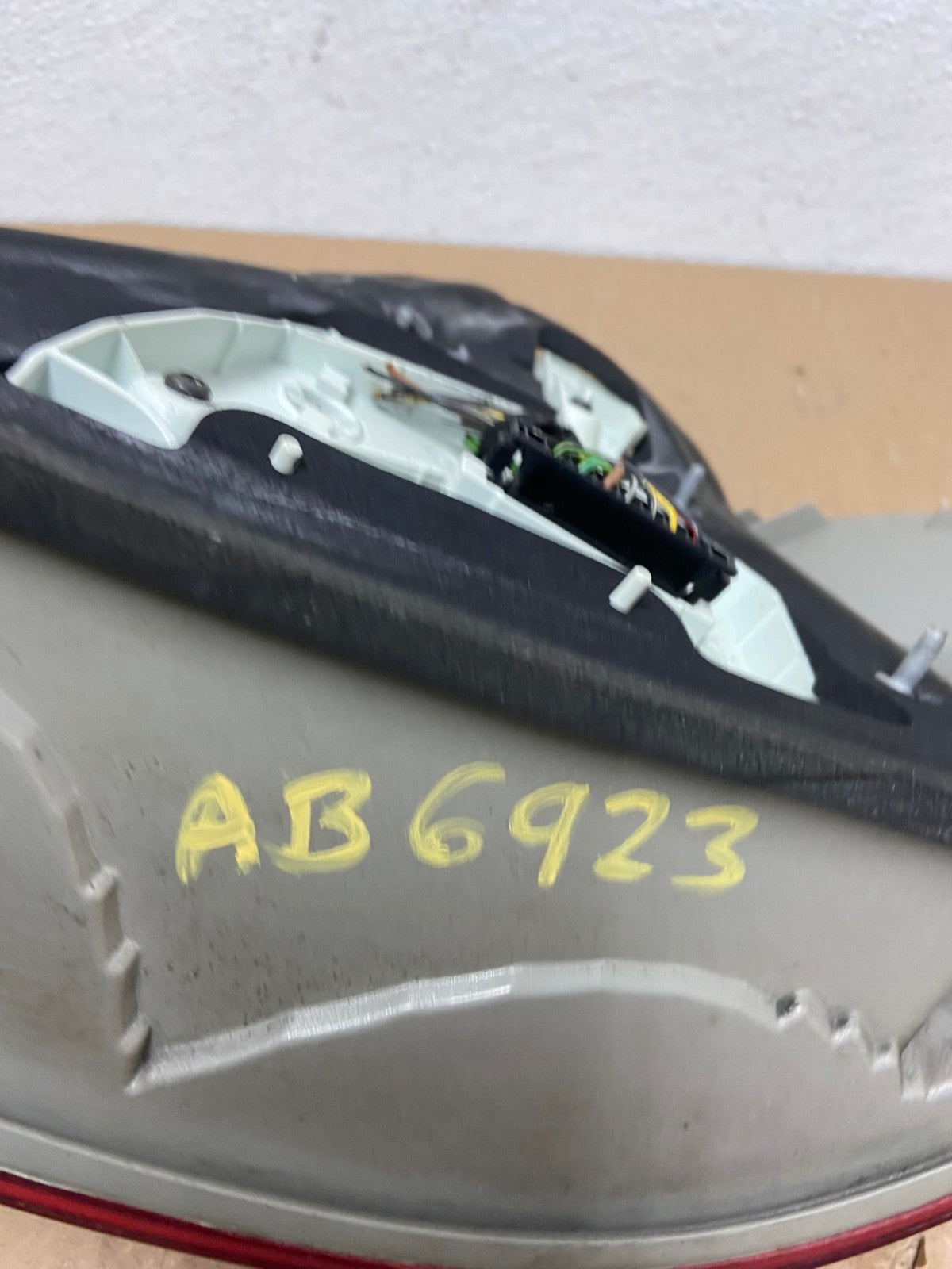 2007 - 2009 Mercedes E E320 E500 Sedan Left Driver LH Tail Light OEM AB6923 LK6