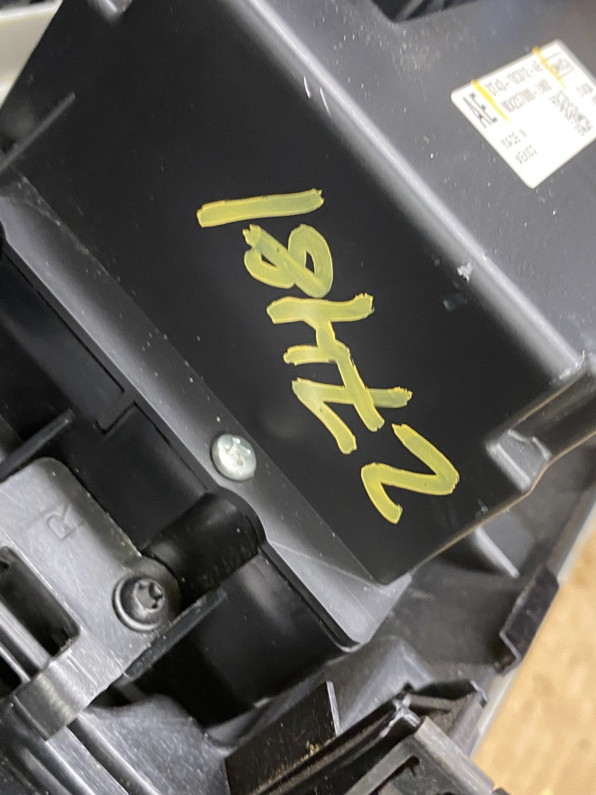 2007 - 2010 Ford Edge Heater Climate Control Radio Control Dash Bezel Z7481 DG8