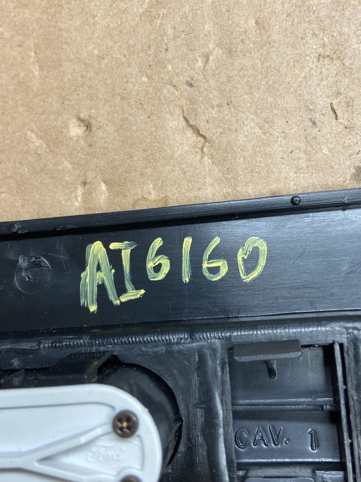 2006 to 2009 Ford Fusion Center Dash Radio Bezel Trim ai6160 DG5