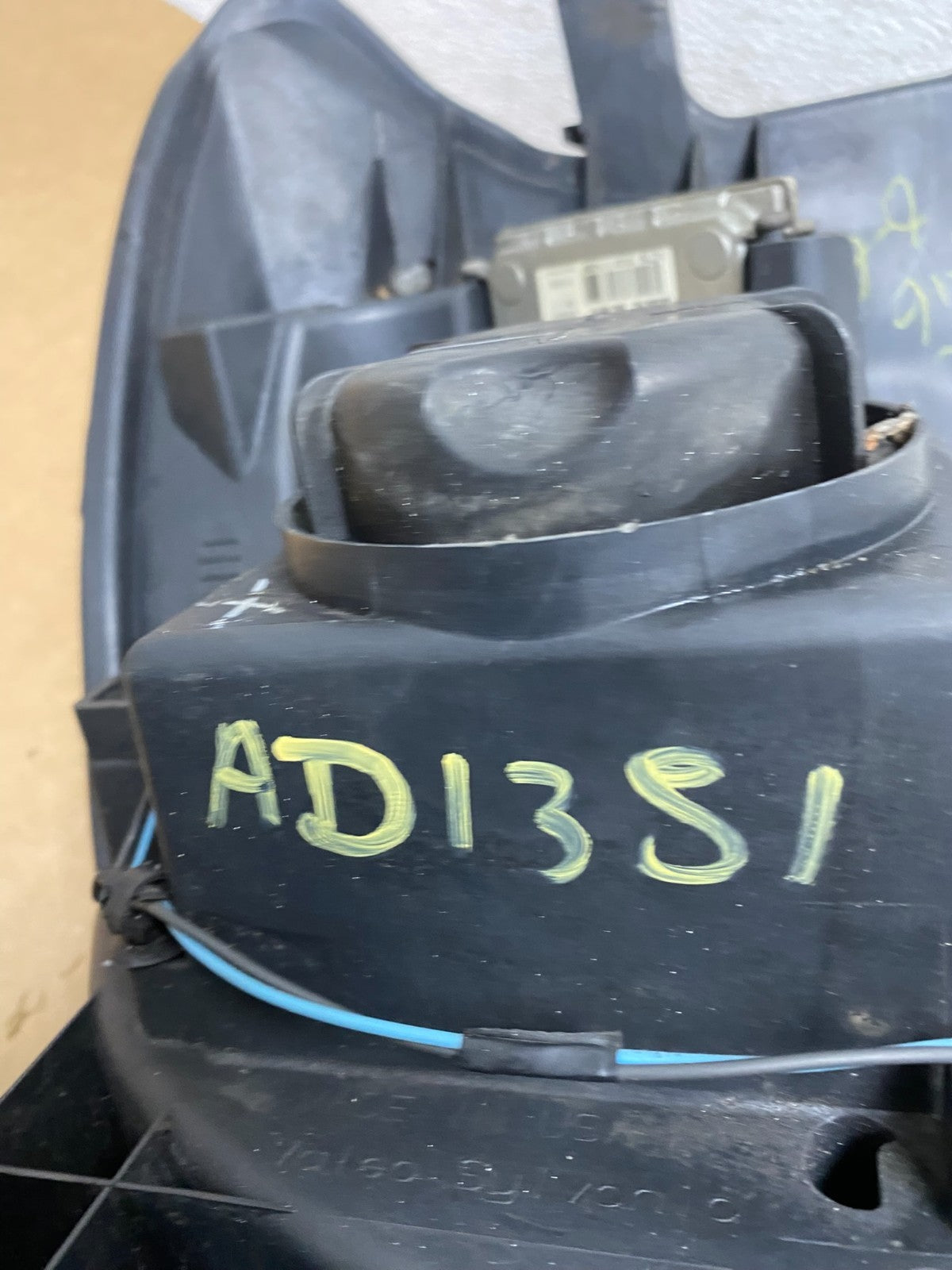 2008-2012 Buick Enclave Left Driver Headlight Xenon Hid One Ballast AD135111