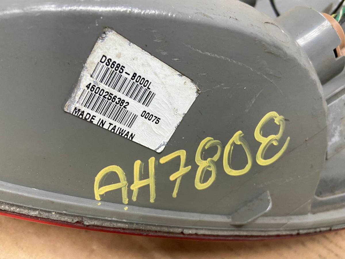 2008 to 2015 Nissan Rogue Left Driver Lh Side Tail Light AH7808 LK6