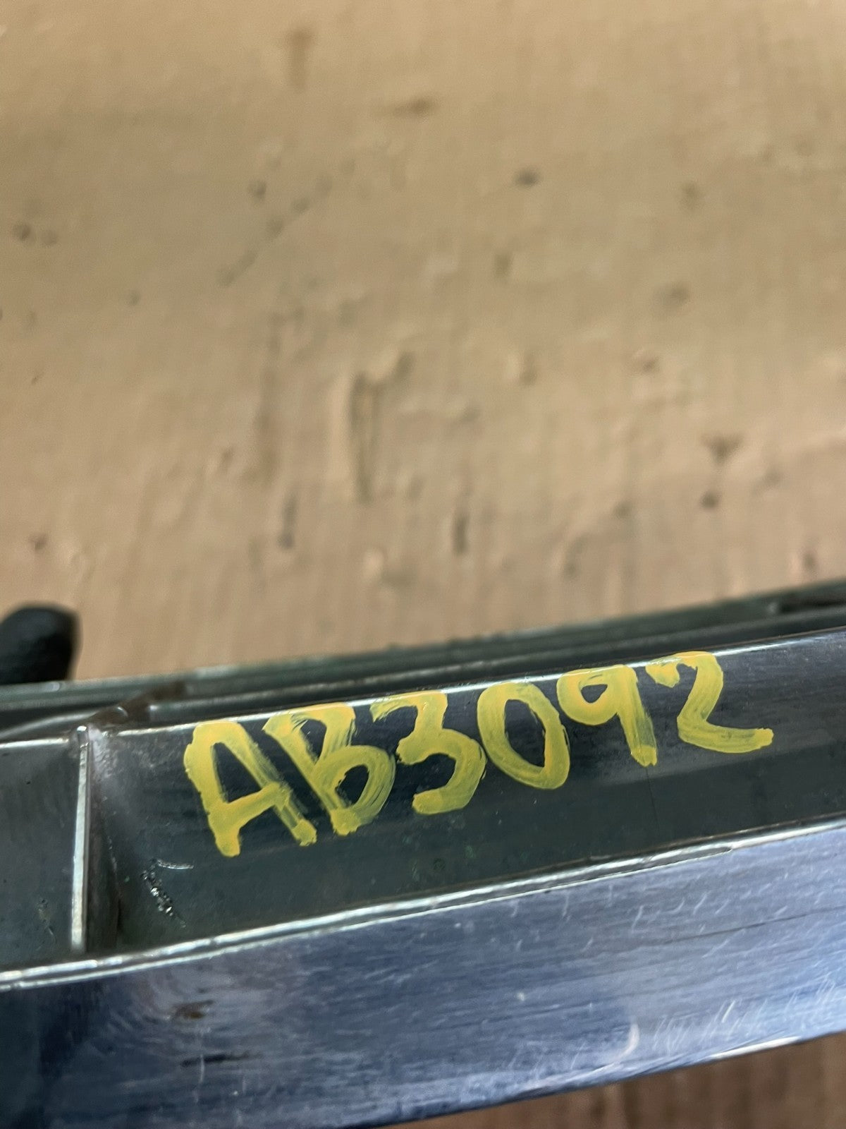 2000 to 2001 Lexus ES300 Front Grille Grill AB30927