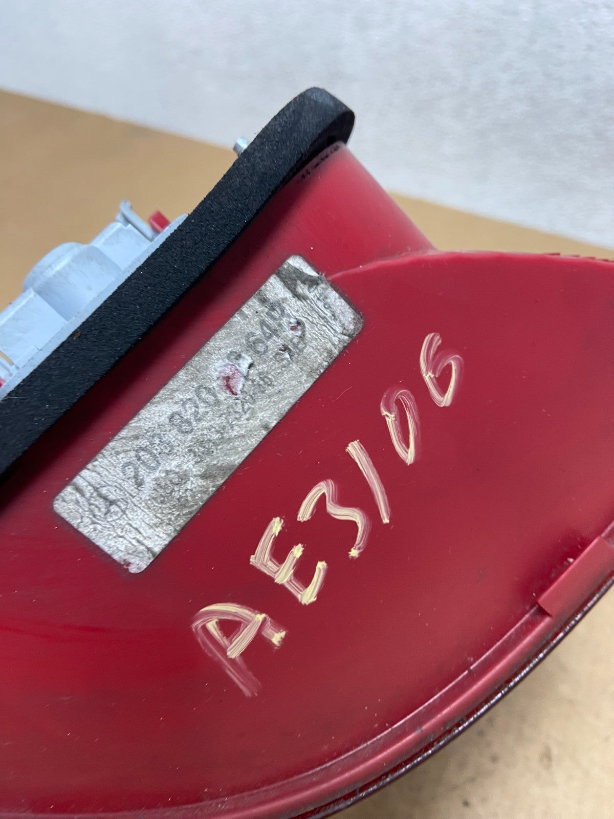 2003 to 2004 Mercedes W203 C-Class Right Passenger Tail Light AE3106 DG7