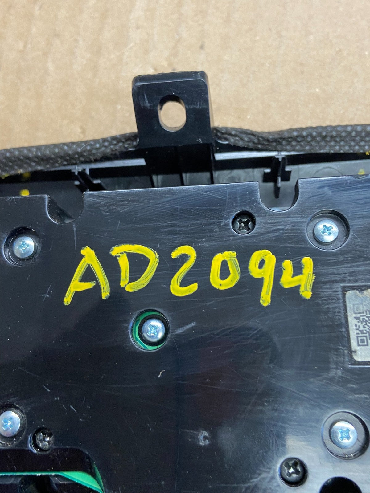 2013 to 2018 Nissan Pathfinder Radio Audio Climate Control AD2094 DG5