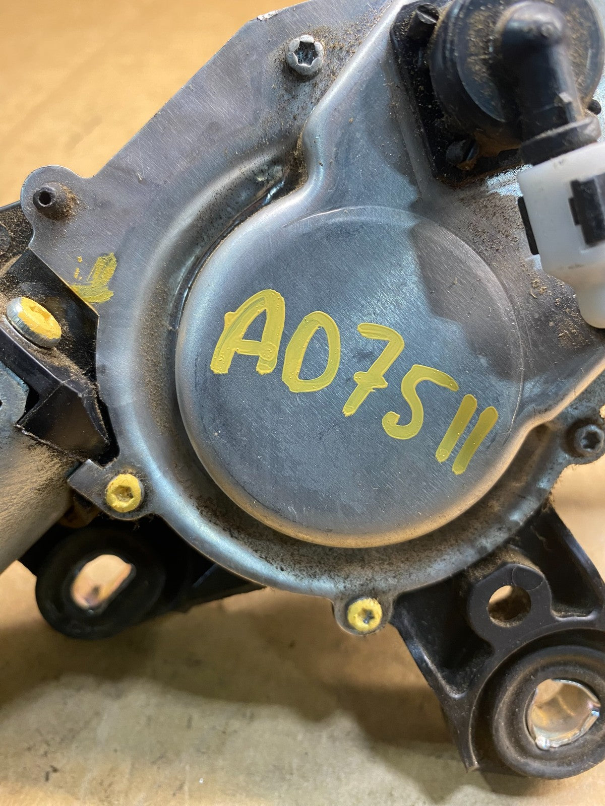 2009 to 2017 Audi Q5 Rear Windshield Washer Wiper Motor AD7511 DG7