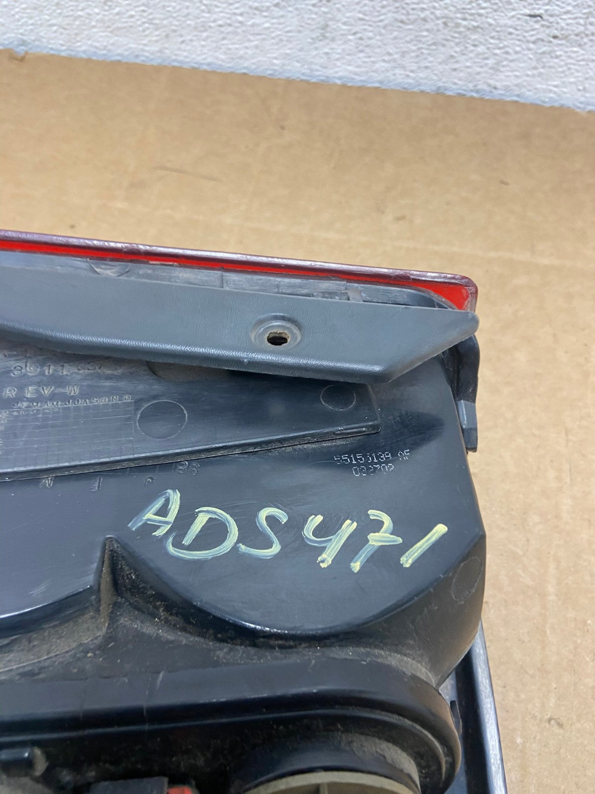 1999 - 2004 Jeep Grand Cherokee WJ Left Driver Lh Tail Light AD5471 LK7