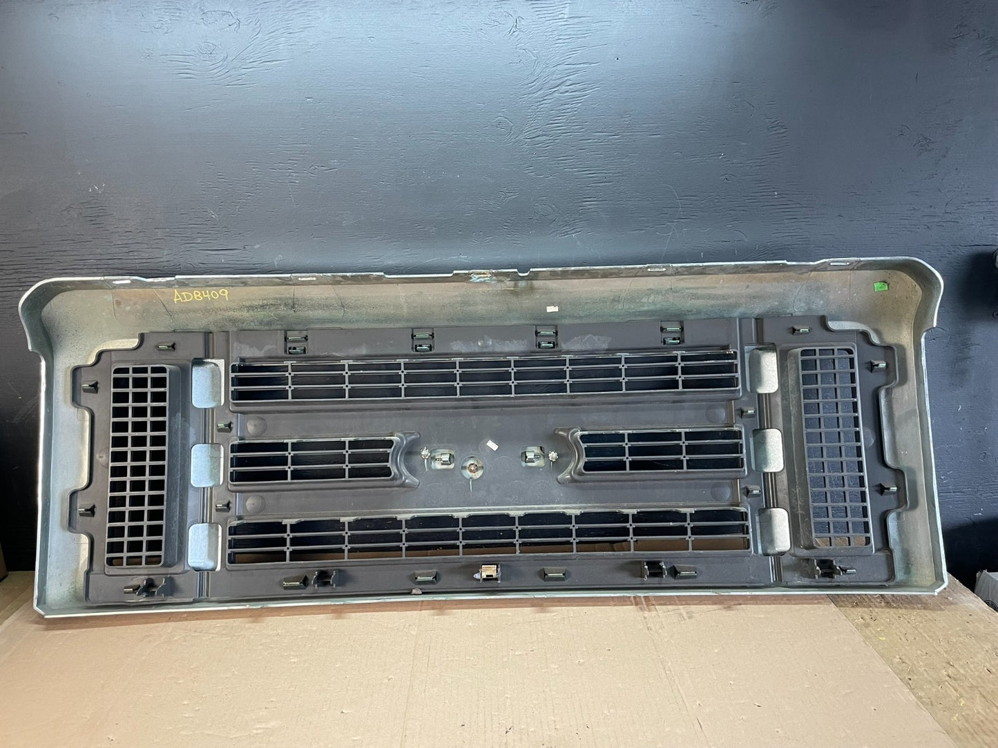 2008 to 2014 Ford Econoline E150 E250 Front Upper Chrome Grill Grille AD8409 DG6