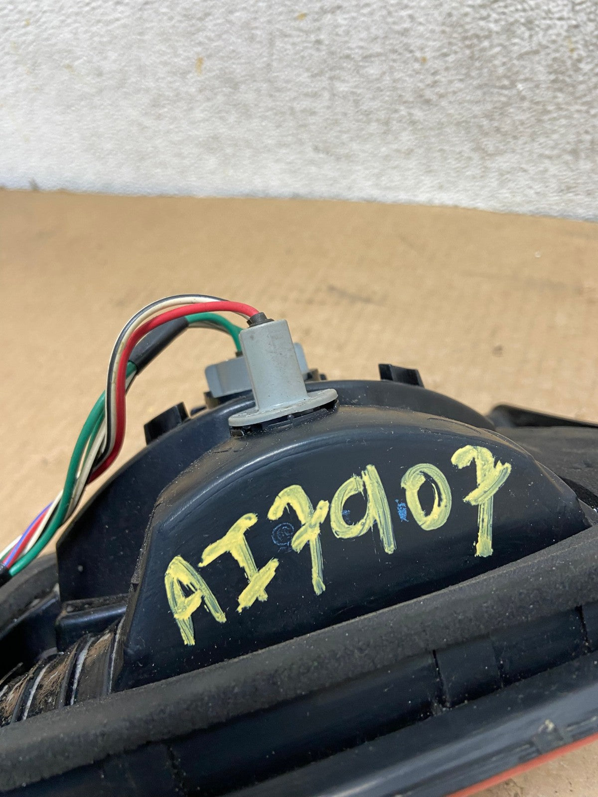 2001 2002 2003 Toyota Sienna Left Driver Lh Side Inner Tail Light AI7907 LK5