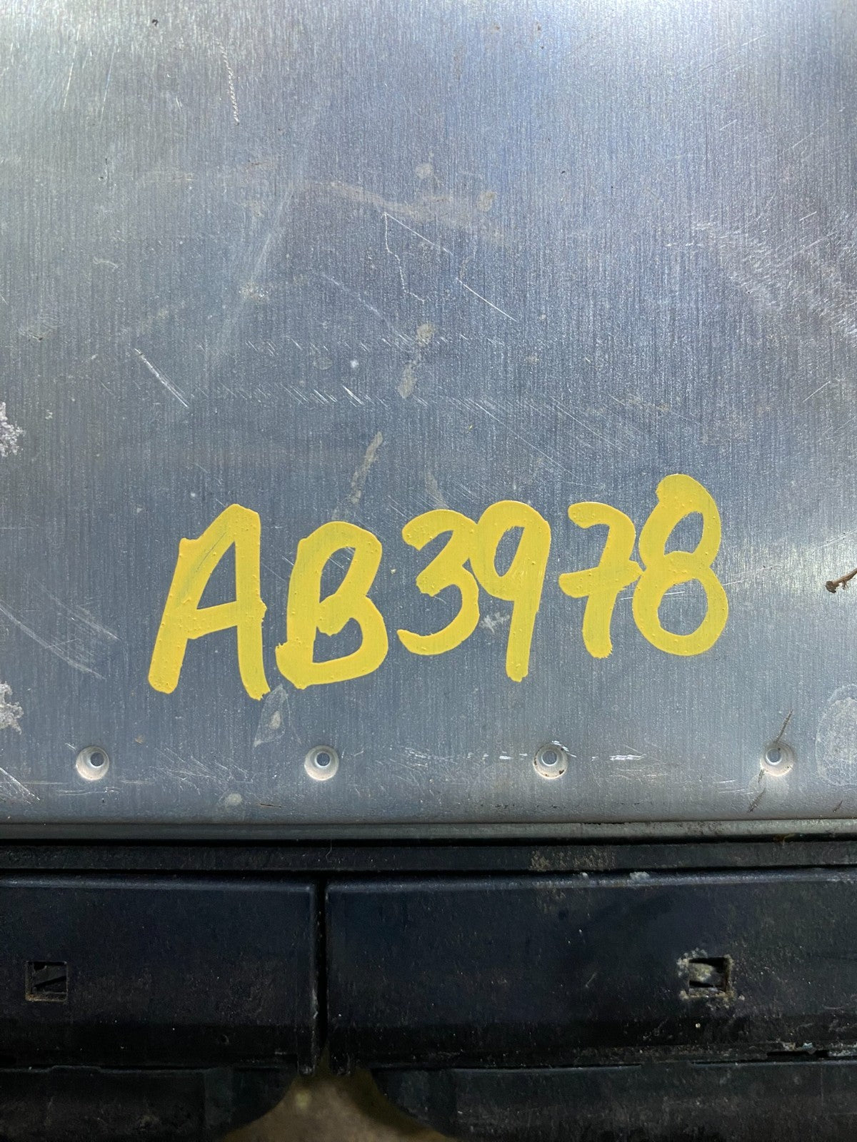 2004 Volkswagen Touareg 4.2L ECM Engine Control Unit ECU OEM AB3978 DG3