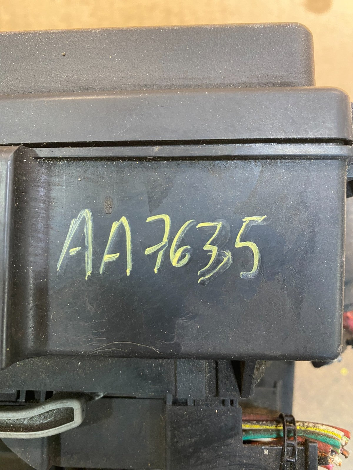 2005 Jeep Grand Cherokee Commander Fuse Box BCM Body Control Module AA7635 DG7
