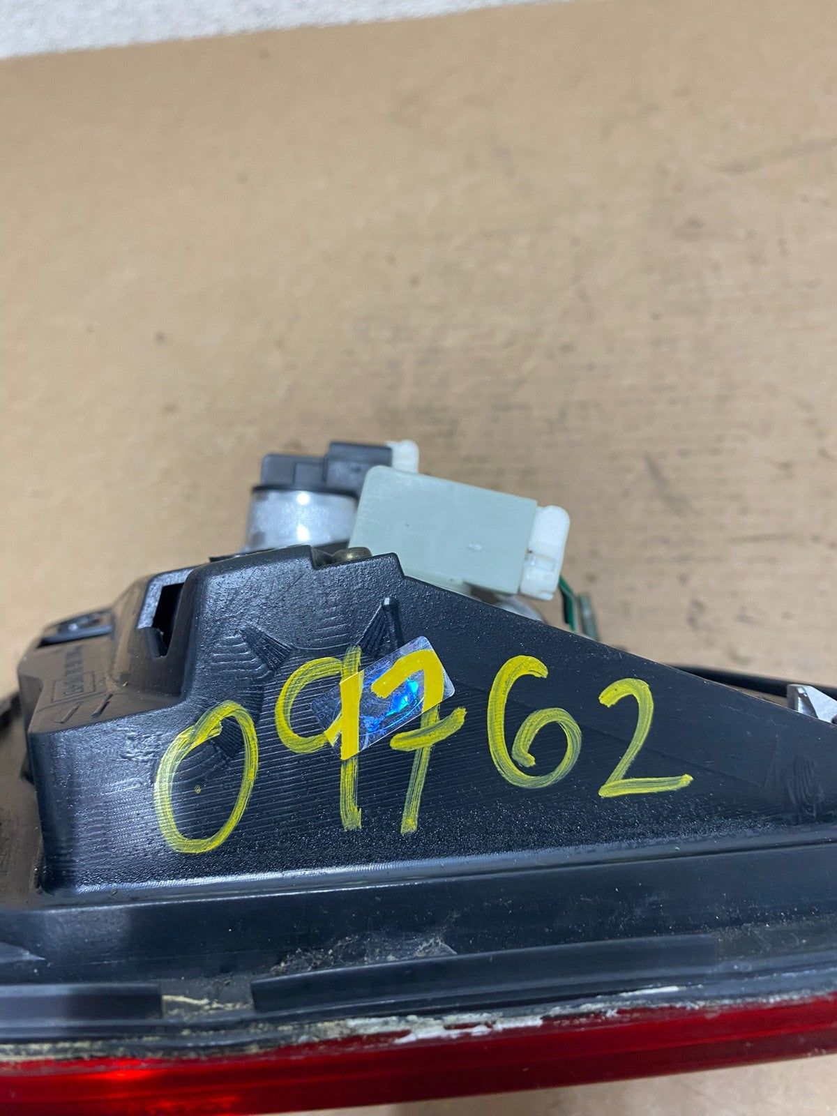 2002-2004 Infiniti i35 Inner Right Passenger Rh Side Tail Light OEM O9762 DW6