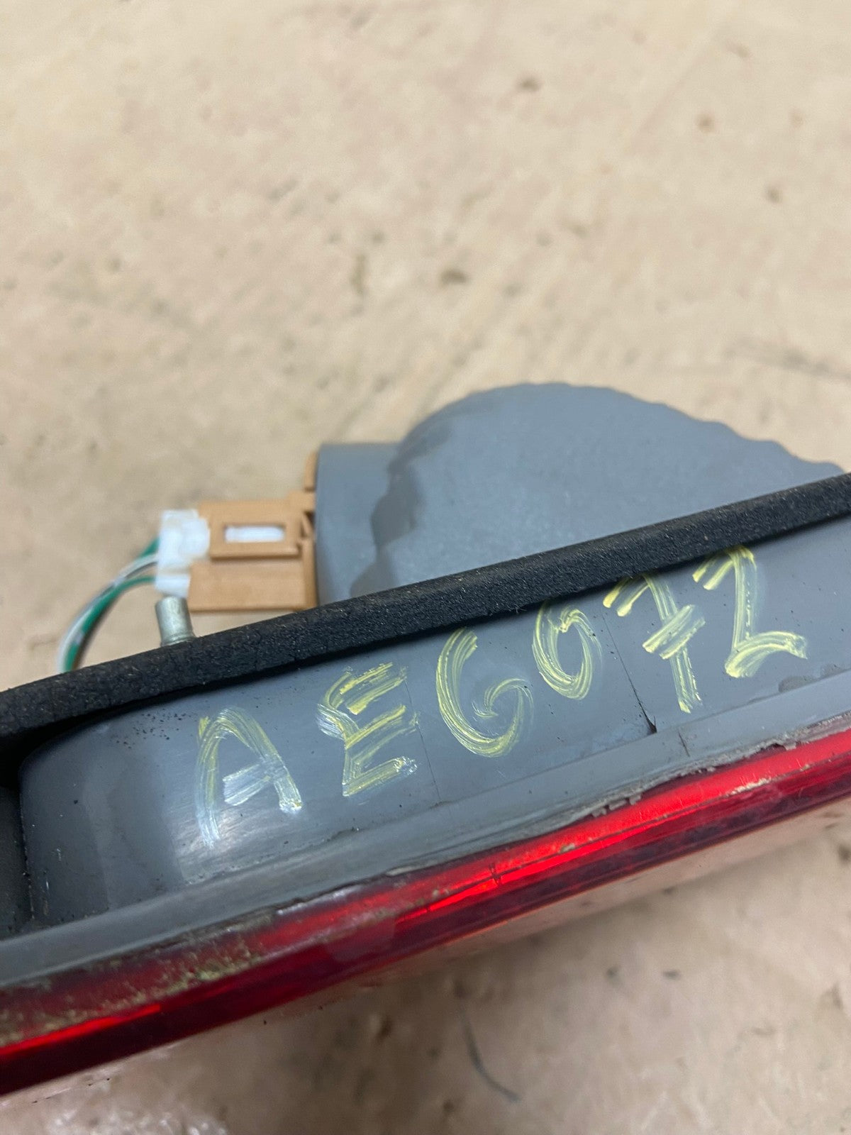 2000 to 2001 Toyota Camry Tail Light Inner Left Driver Lh Inner AE6072 LK6
