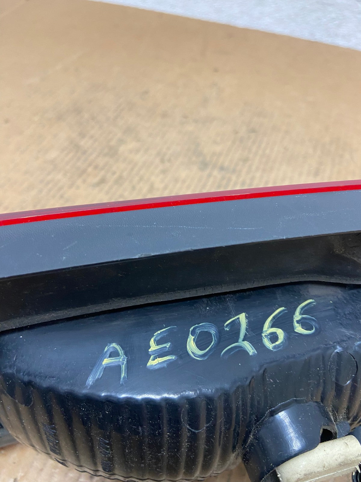 2003-2006 Lincoln Navigator Right Passenger Rh Tail Light Inner AE0266 LK7
