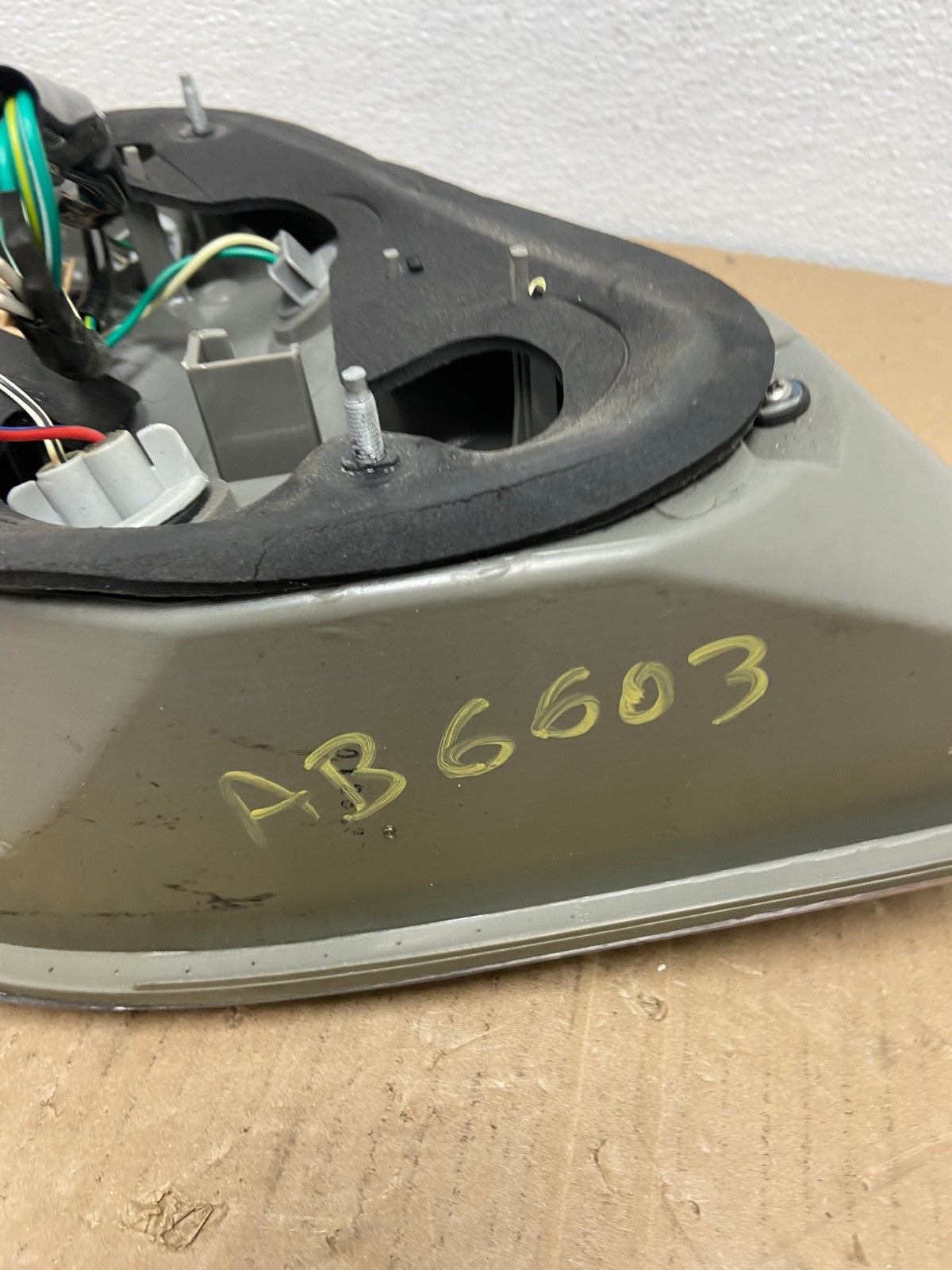 2005 to 2006 Toyota Camry Tail Light Right Passenger Side AB6603 LK5
