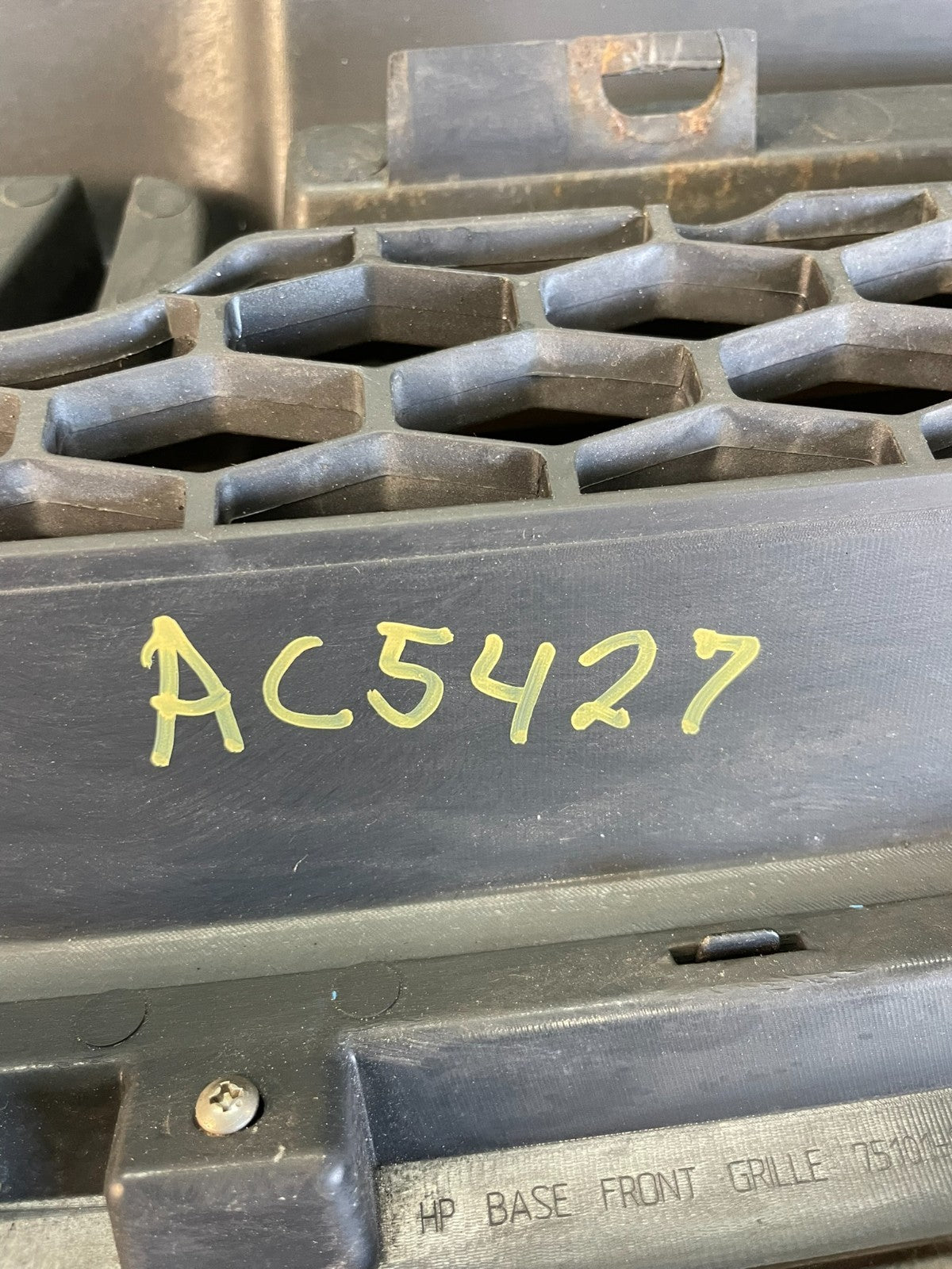 2003 2004 2005 Honda Pilot Front Upper Grill Grille AC5427 DG7