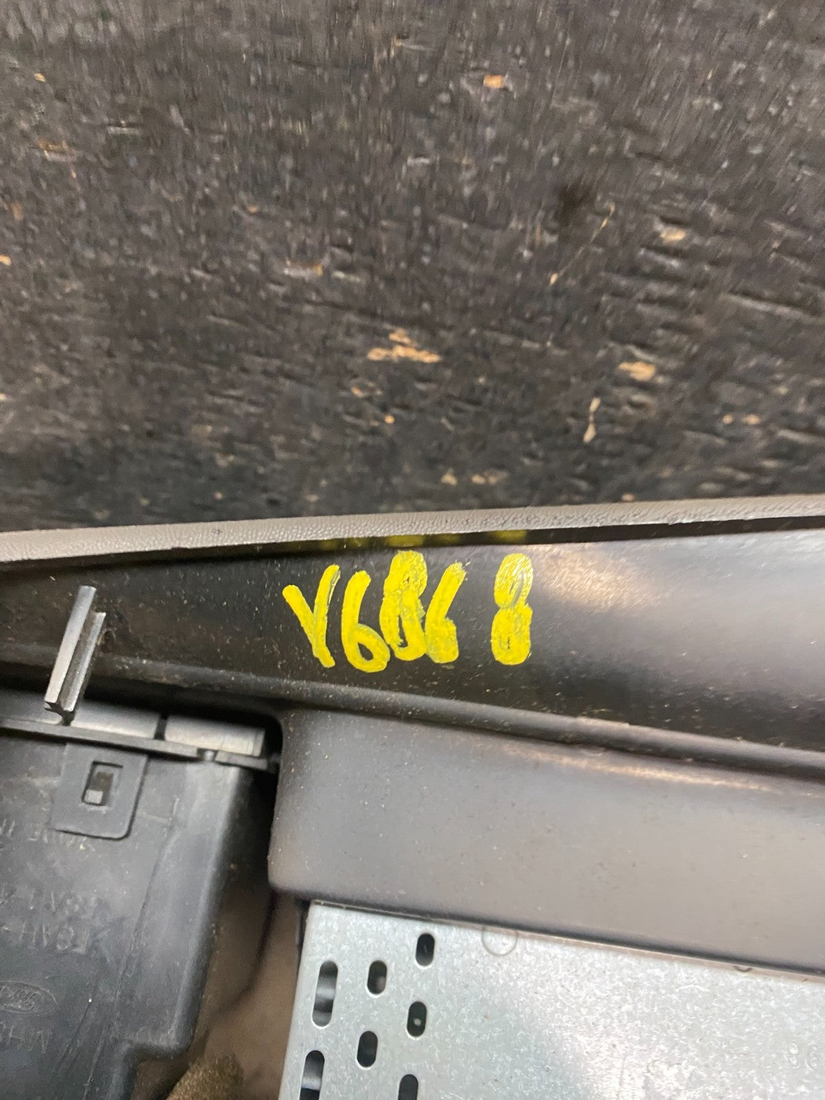 1999-2011 Crown Victoria Marquis Speedometer Radio Climate Bezel Trim V6868 DG6