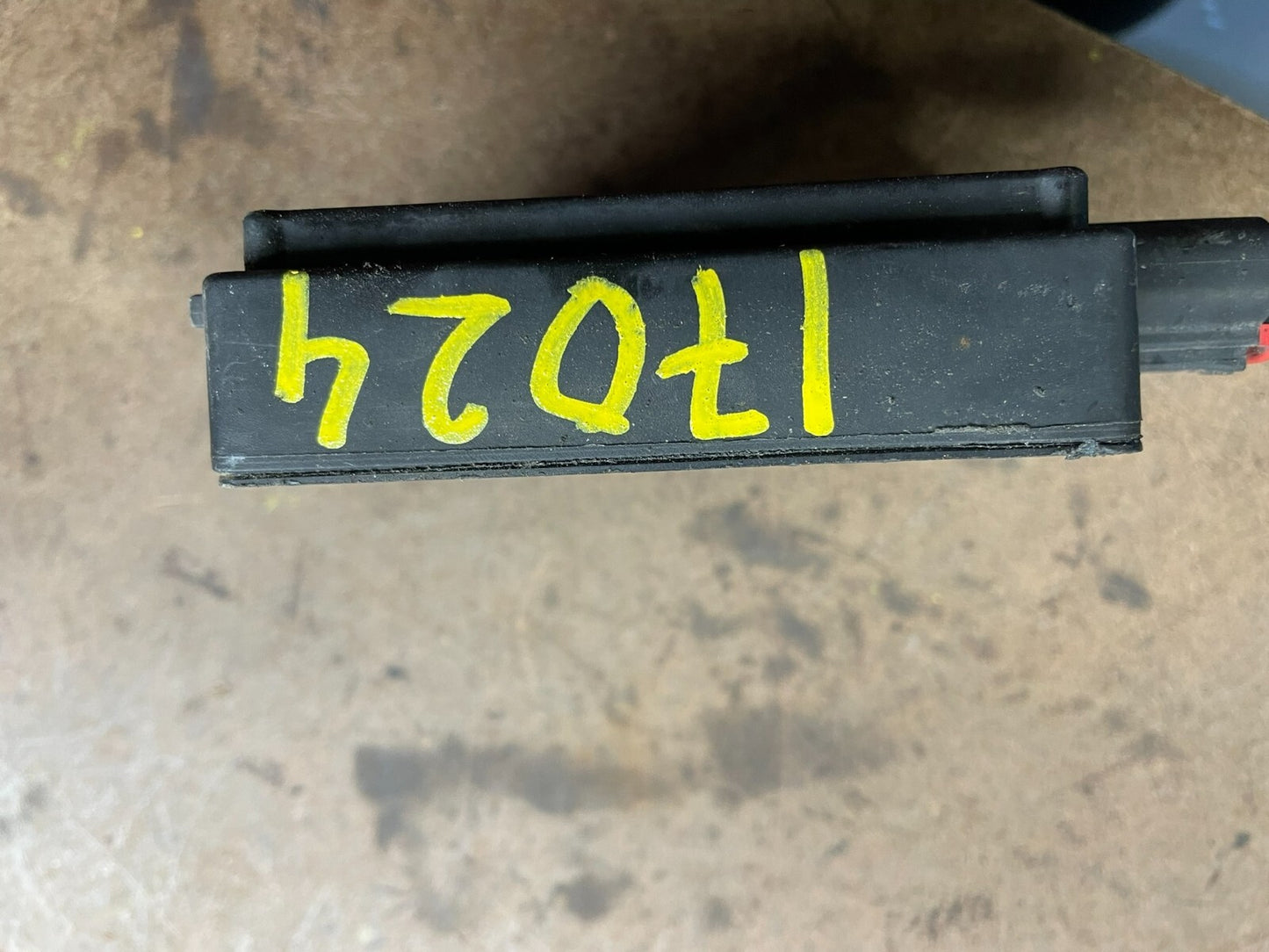 2013 to 2018 Ford Lincoln Rear Radar Blind Spot Module i7024 PS3