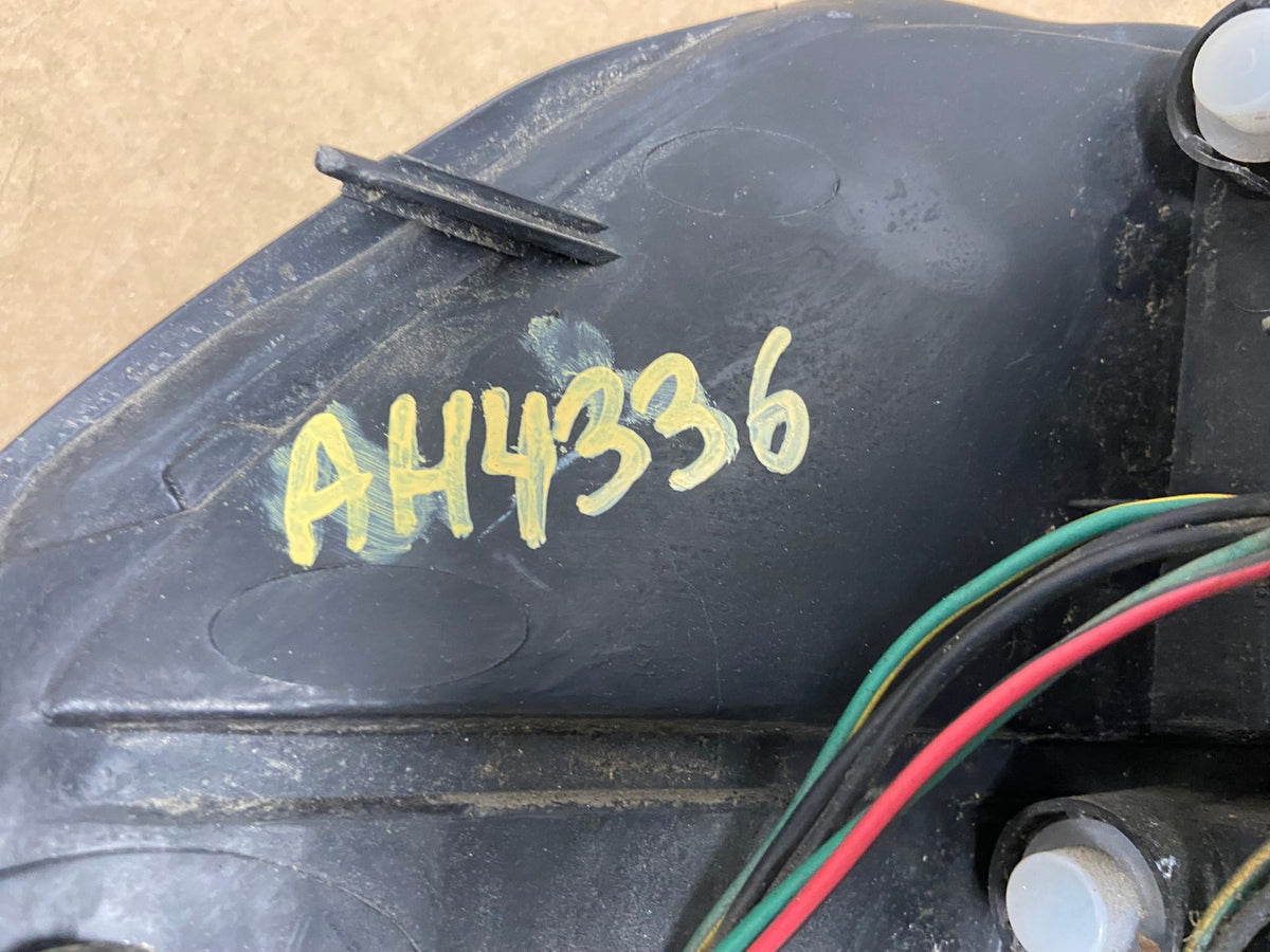 1999 2000 2001 Honda Odyssey Right Passenger Side Tail Light AH4336 LK6