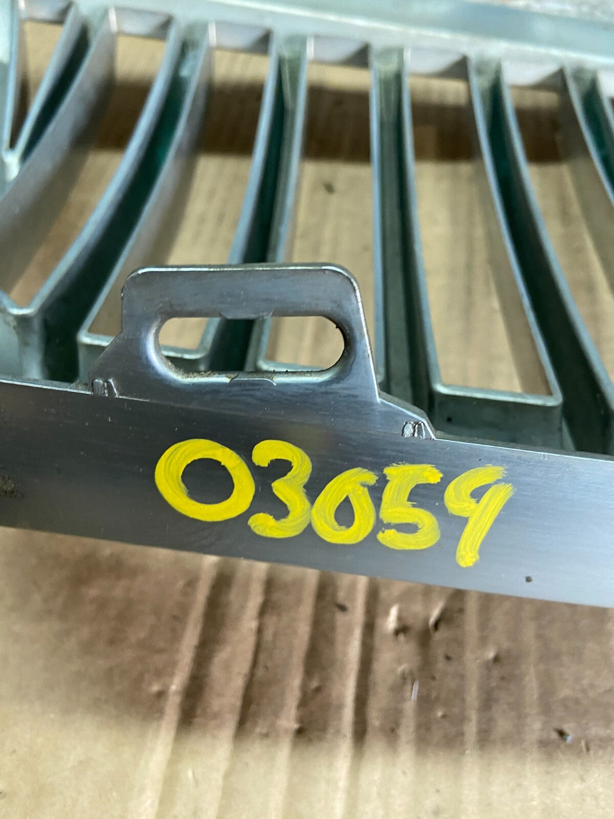 2002 to 2005 Mercury Mountaineer Front Upper Grill Grille Oem O3059 DG11