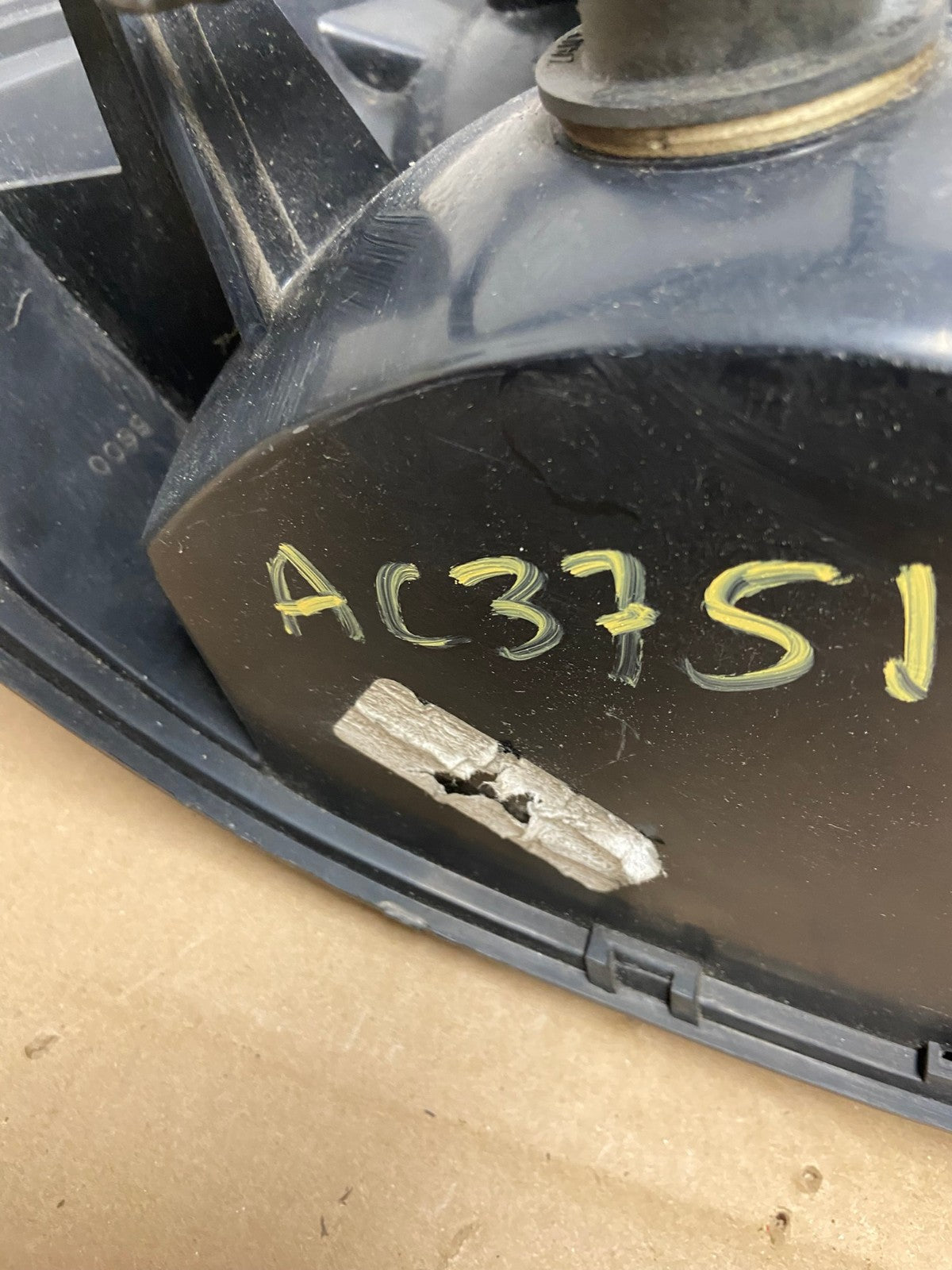1998 - 2002 Mercury Grand Marquis Right Passenger Side Tail Light Oem AC3751 LK7