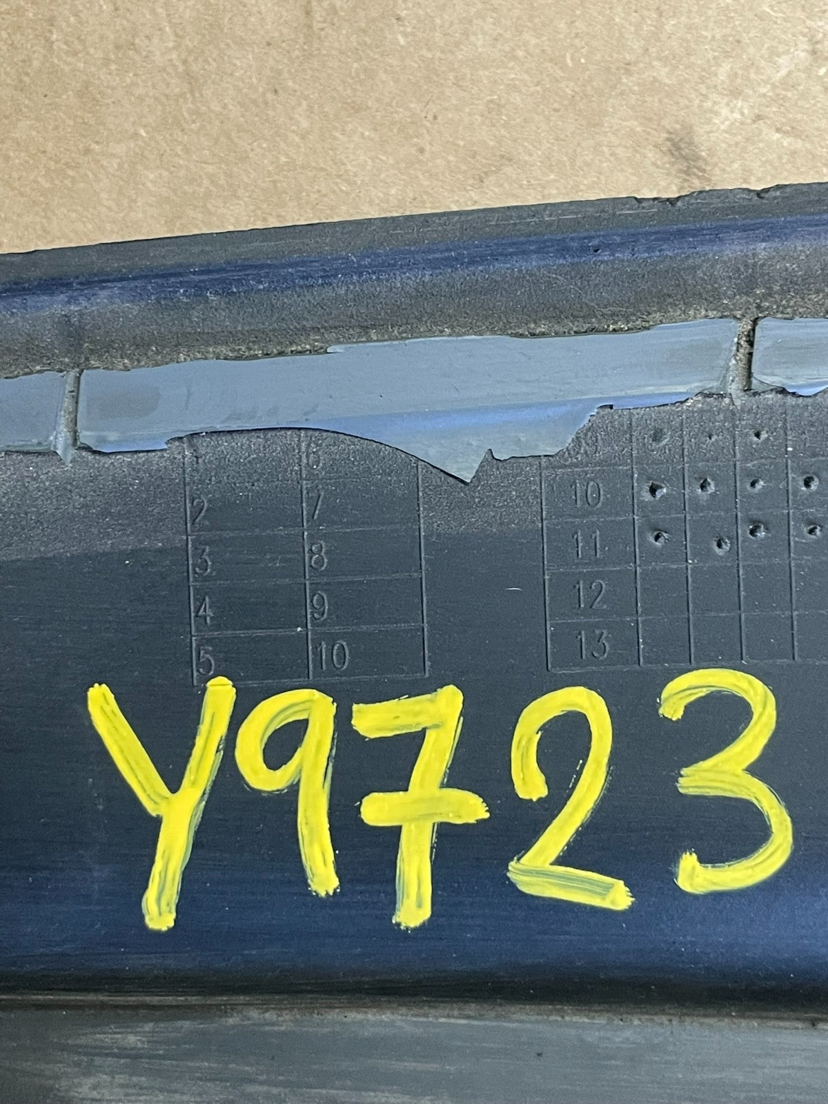 2012-2013 Range Rover Sport Rear Third Brake Light Cover y9723 DG8