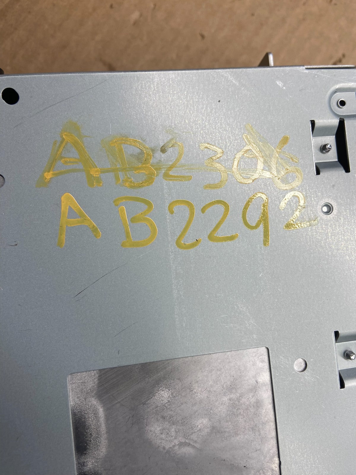 2011 2012 2013 2014 2015 Volvo S60 CD Player CD Player Radio Head Unit ab2292 DG6