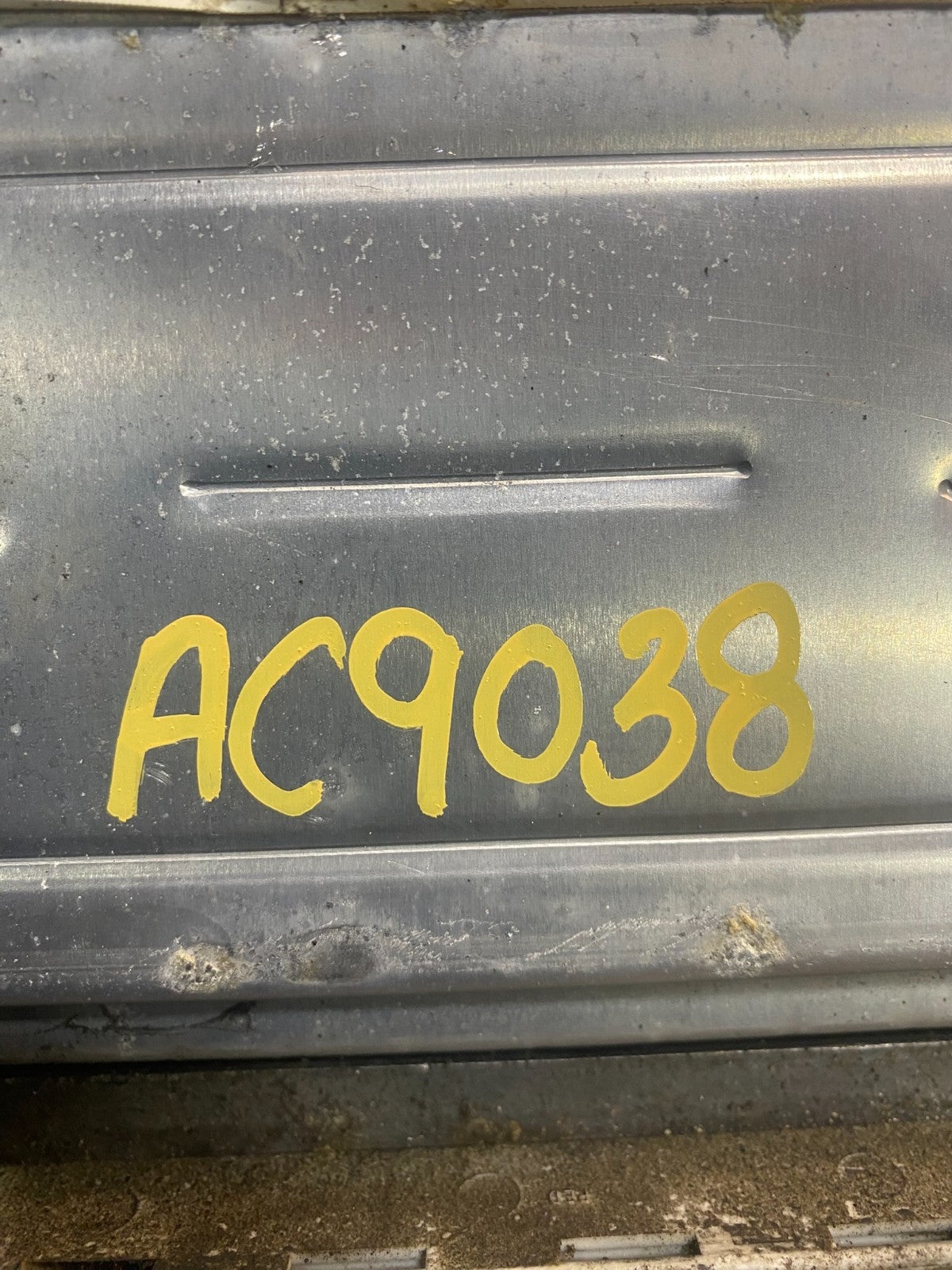 2001-2002 Silverado Tahoe Engine Computer Module 12200411 ECM ECU AC9038 DG3