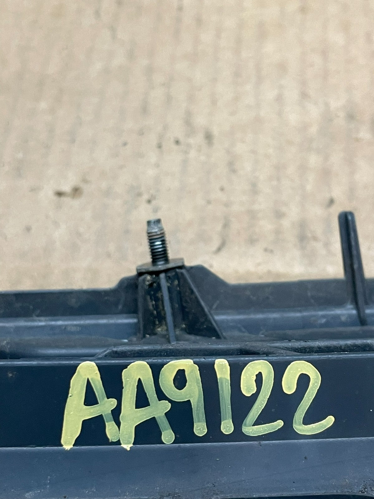 2004 to 2008 Toyota Matrix Front Upper Grill Grille Oem AA9122 DG7
